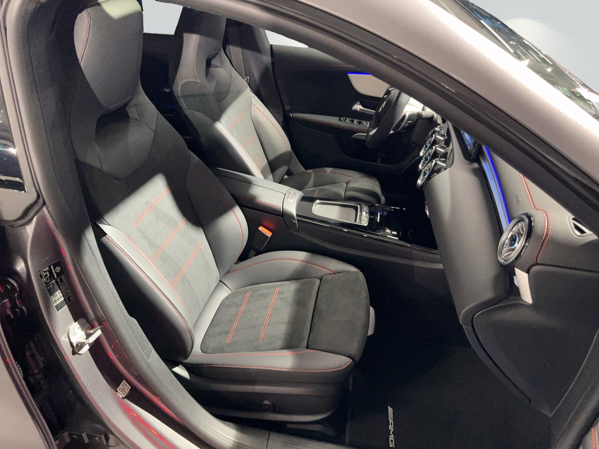 MERCEDES-BENZ CLA 250 4Matic 8G-DCT-image-9