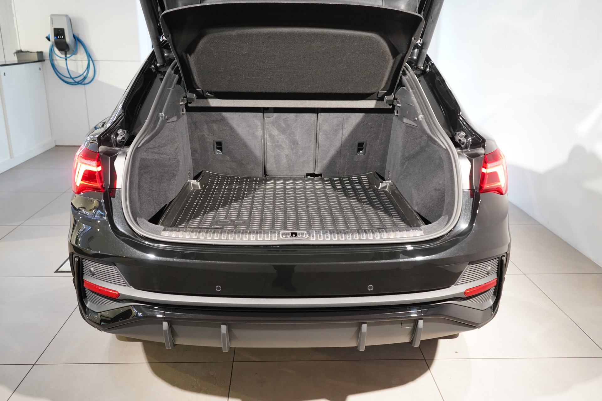 AUDI Q3 SB 35 TFSI S line Attraction-image-4