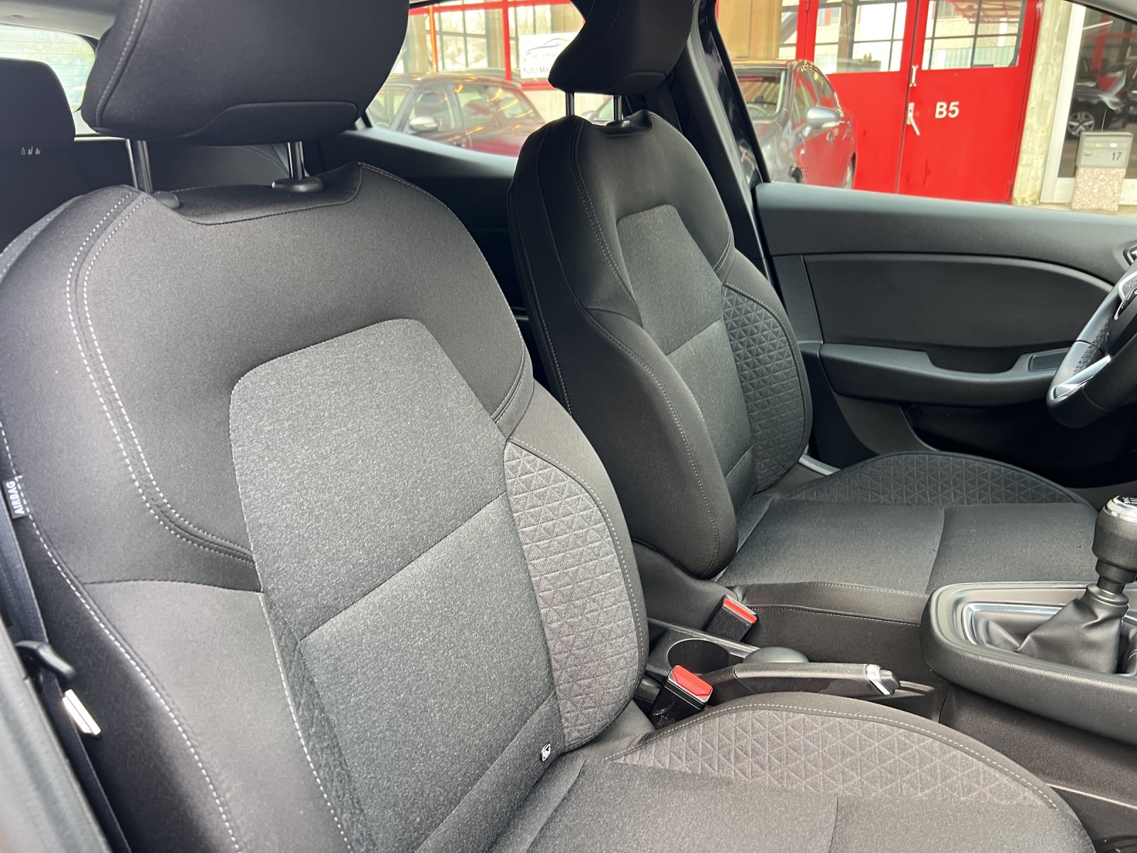 RENAULT Clio 1.0 Zen-image-25