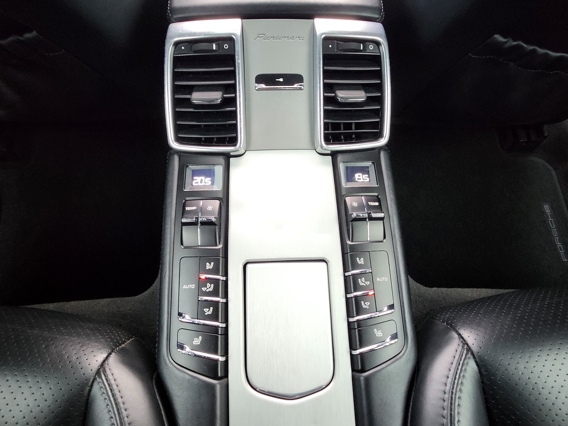 PORSCHE Panamera Turbo 4.8 PDK-image-12