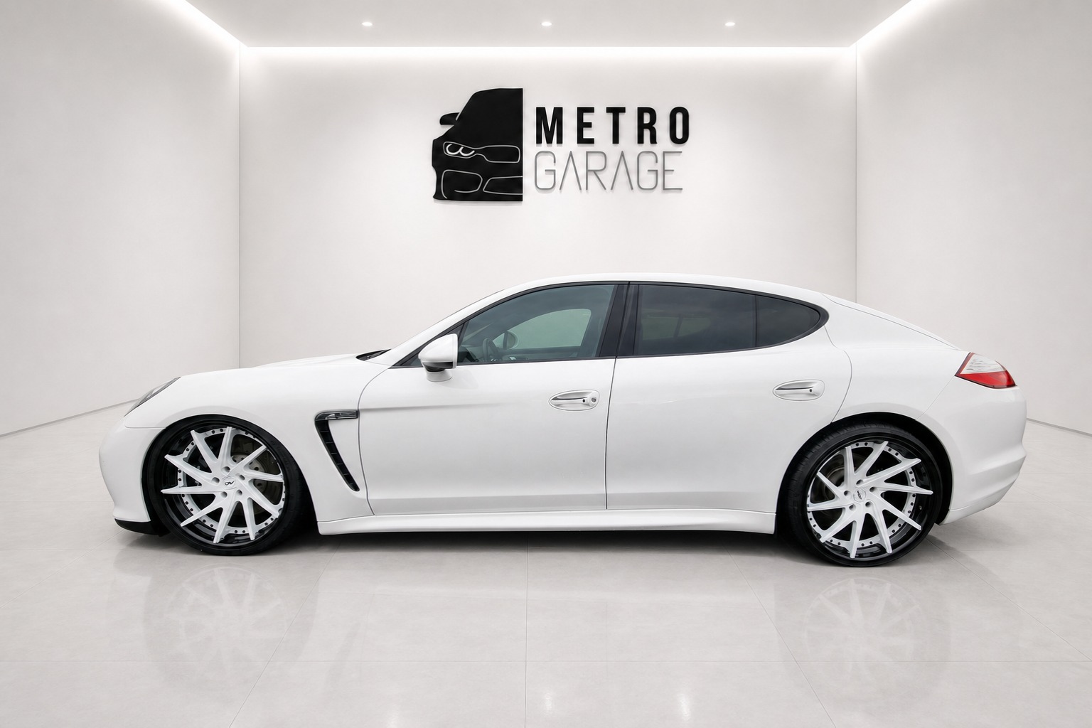 PORSCHE Panamera Turbo 4.8 PDK-showroom-element-1
