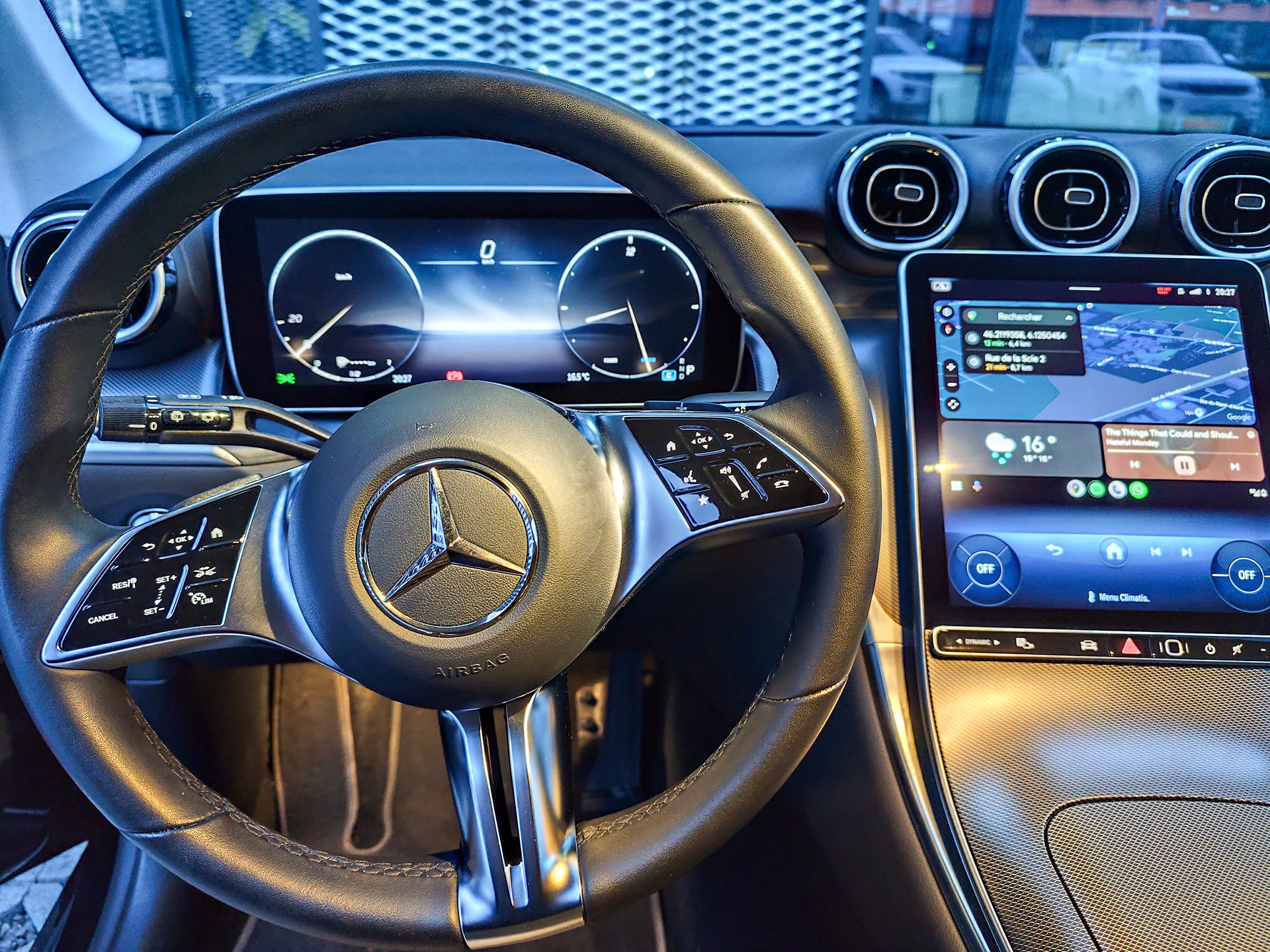 MERCEDES-BENZ GLC 200 4Matic 9G-Tronic-image-5