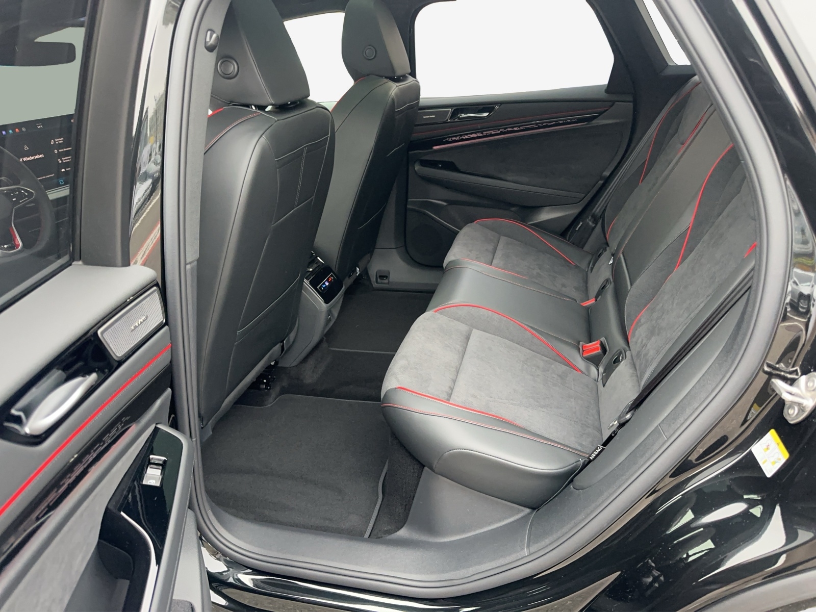 VW ID.7 Tourer GTX 86 kWh GTX 4 Motion-image-10