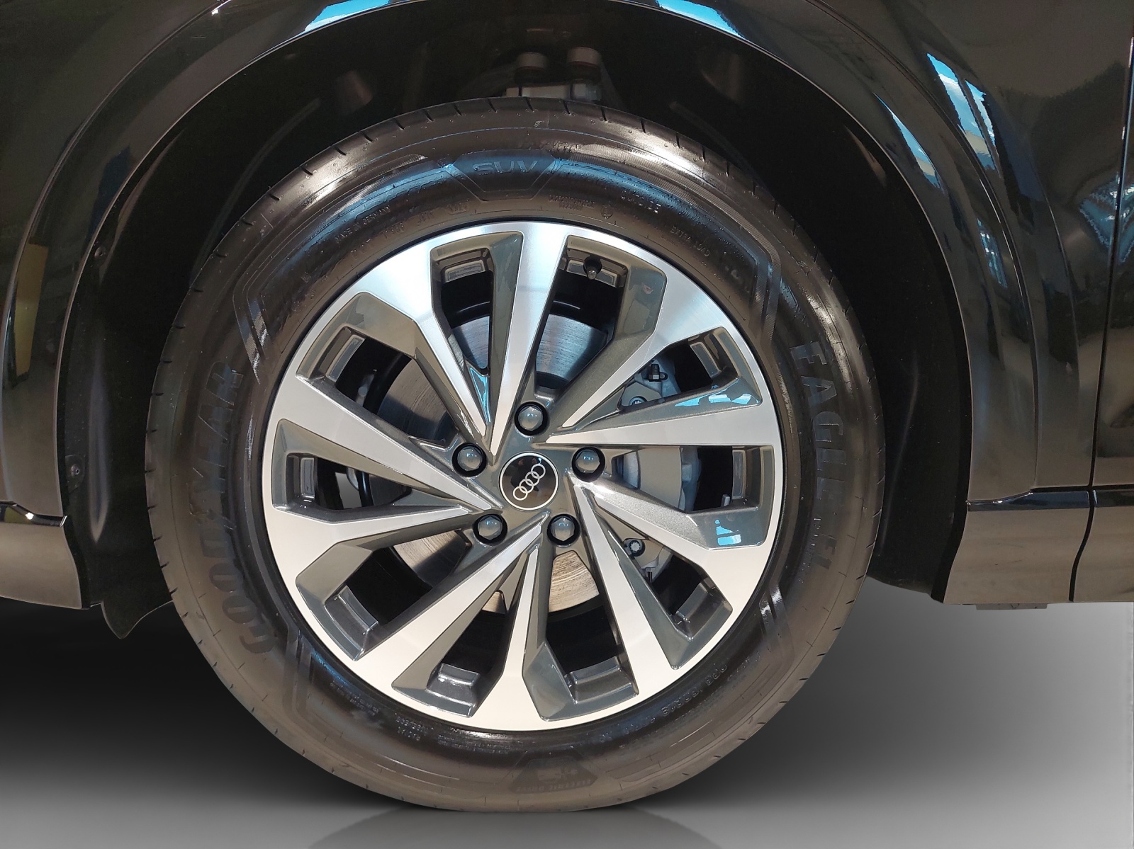 AUDI Q6 e-tron performance-image-13
