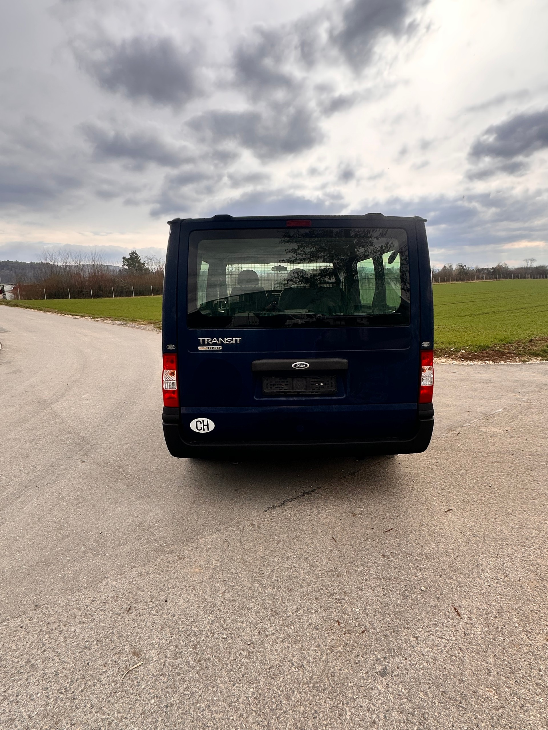 FORD Transit 300 S-image-6