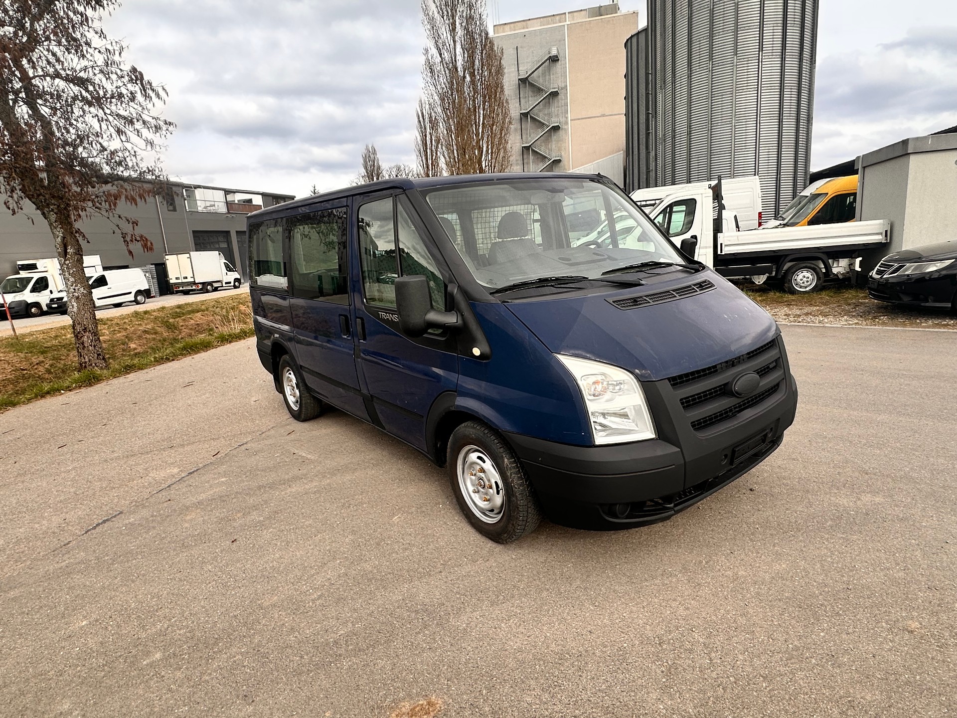 FORD Transit 300 S-image-2