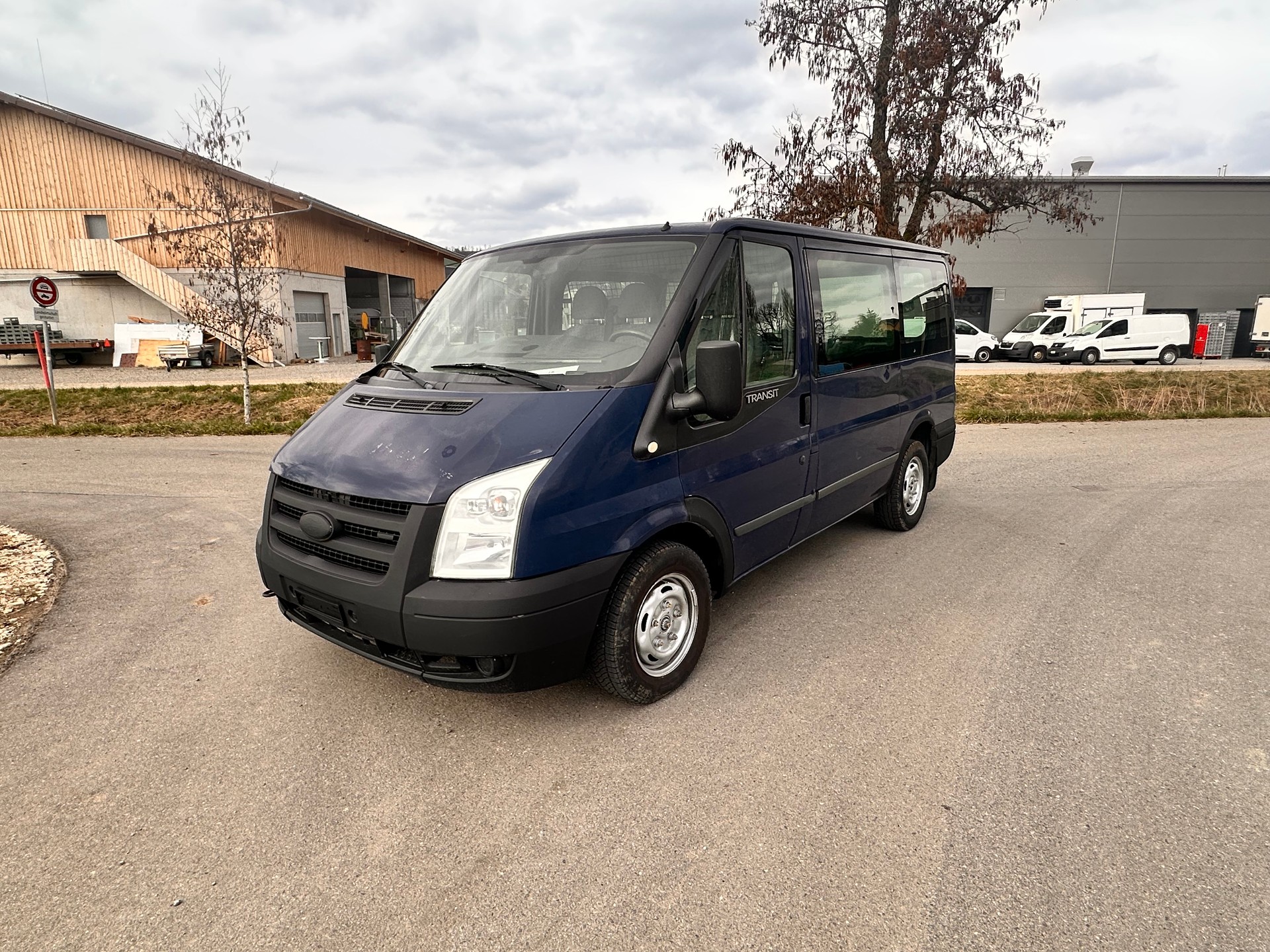 FORD Transit 300 S-image-1