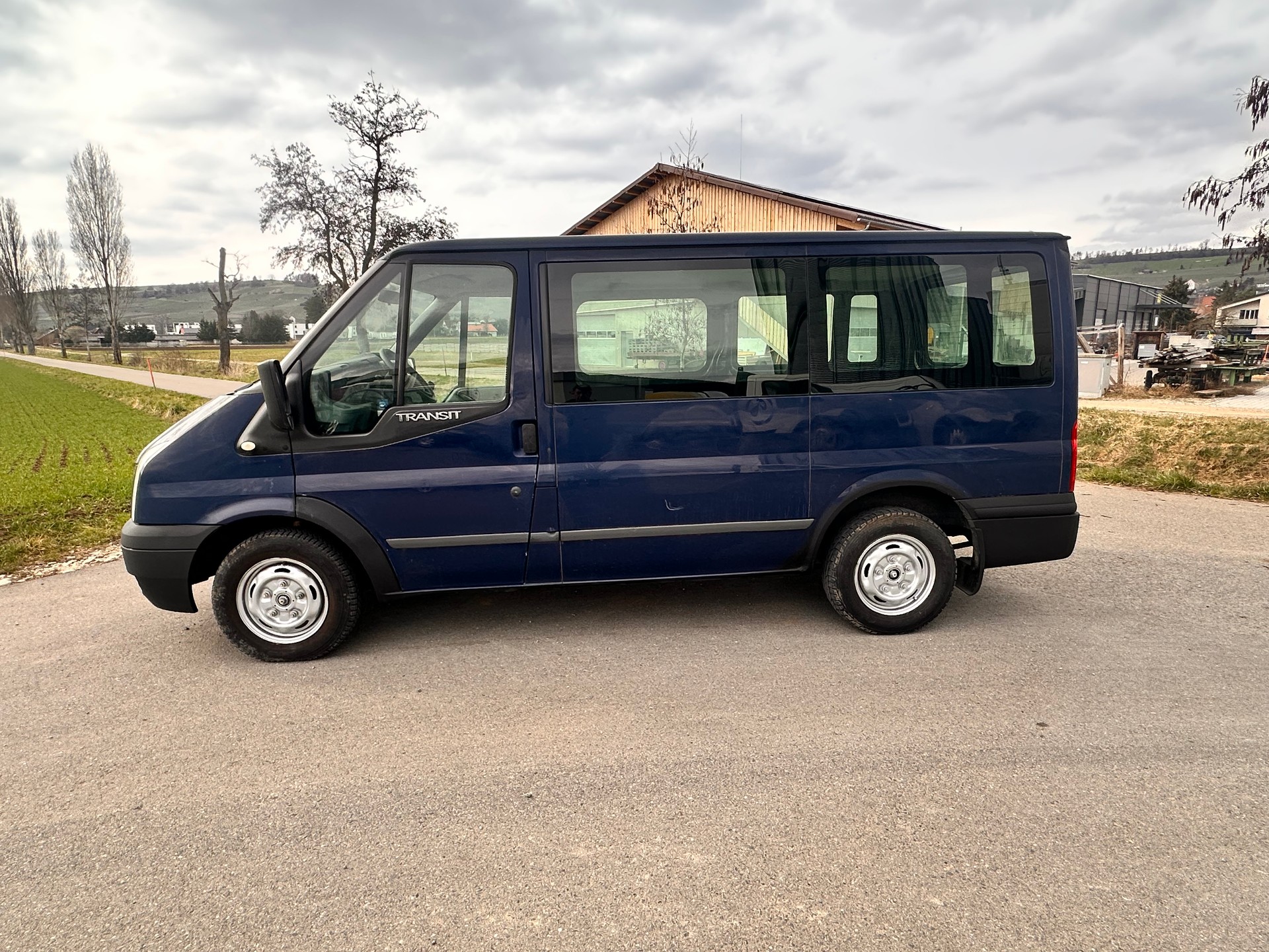 FORD Transit 300 S-image-3