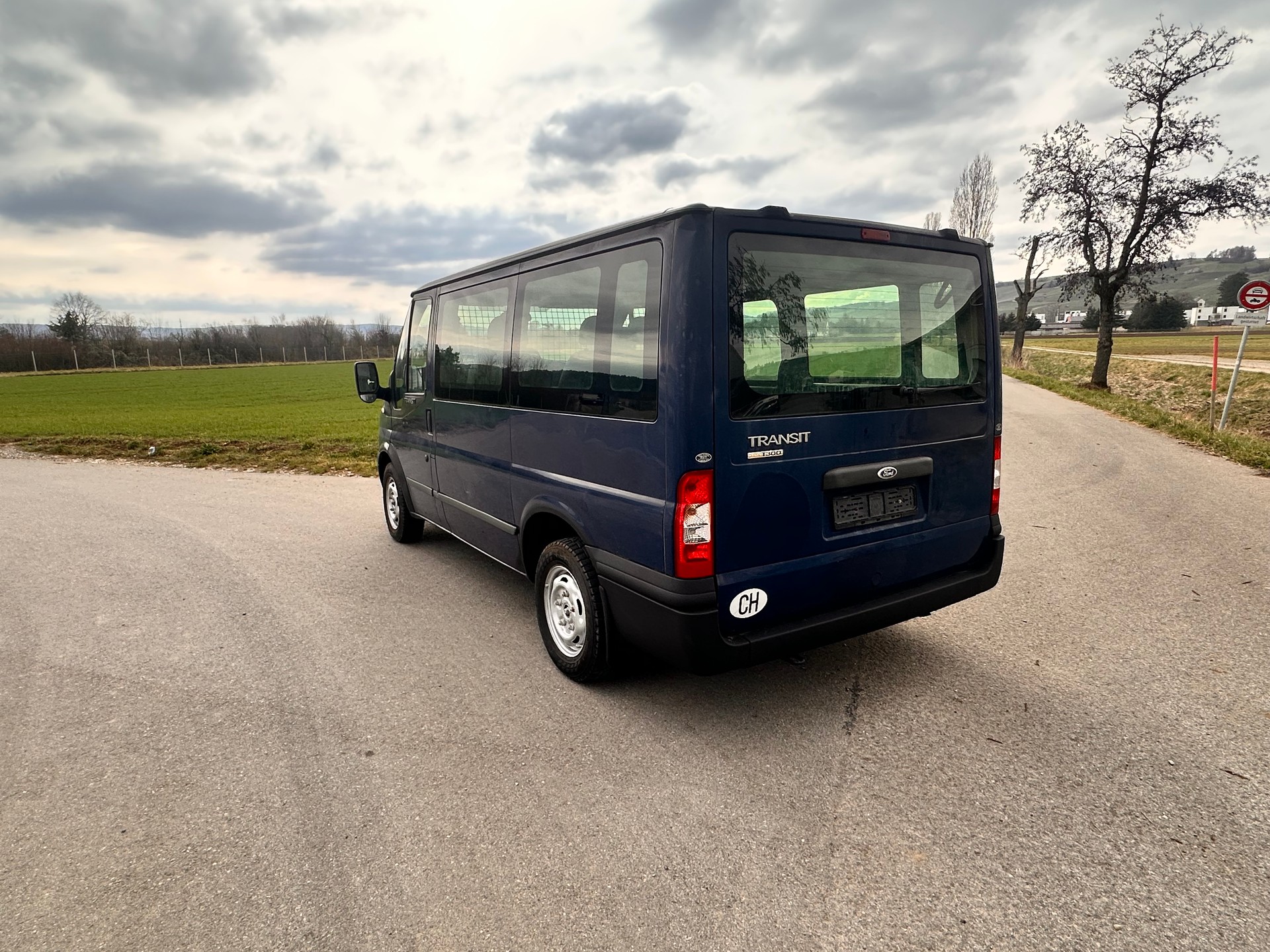 FORD Transit 300 S-image-7