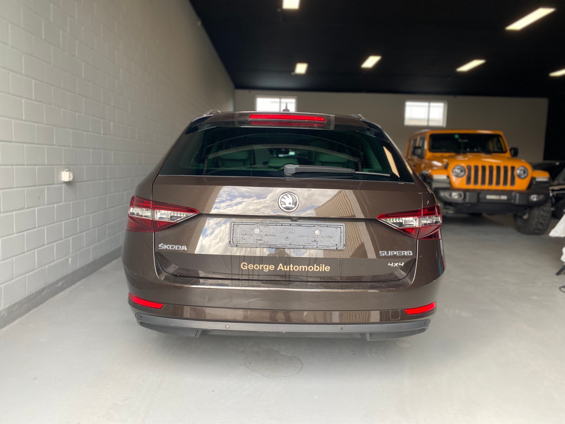 SKODA Superb Combi 2.0 TDi L&K 4x4 DSG-image-5