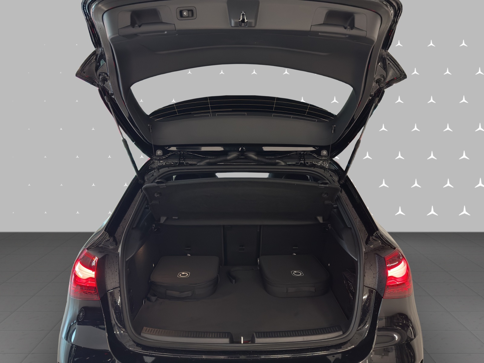 MERCEDES-BENZ A 250 e EQ Star 8G-DCT-image-7