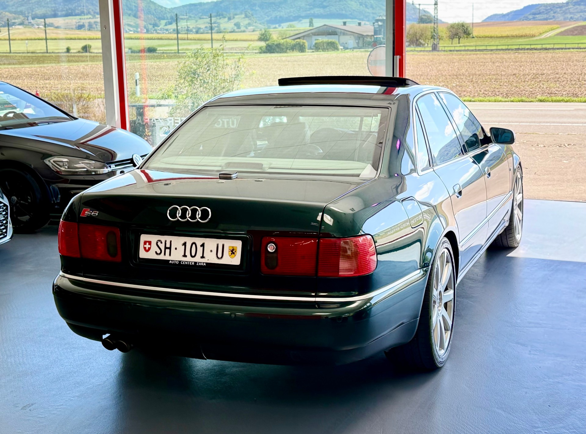 AUDI S8 4.2 quattro-image-12