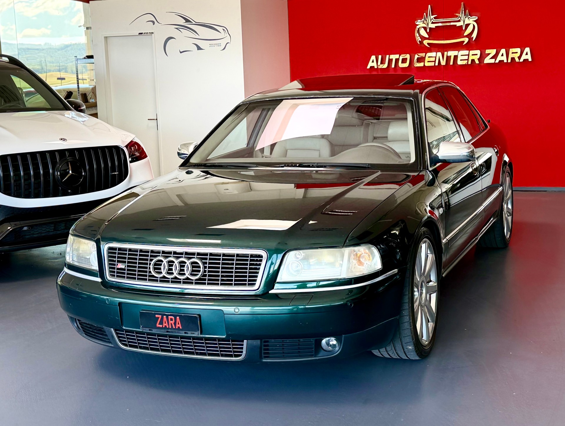 AUDI S8 4.2 quattro-image-6