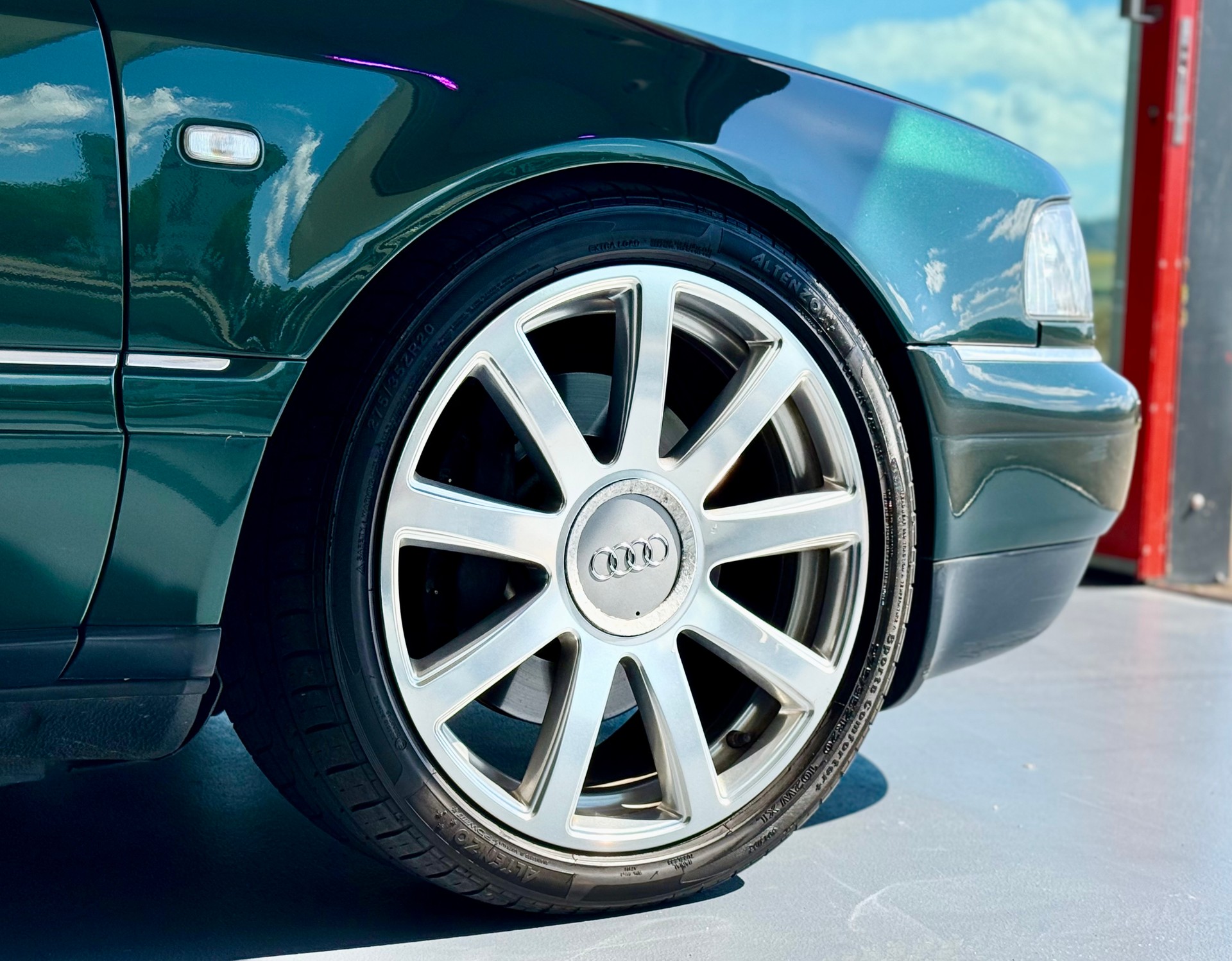 AUDI S8 4.2 quattro-showroom-element-3