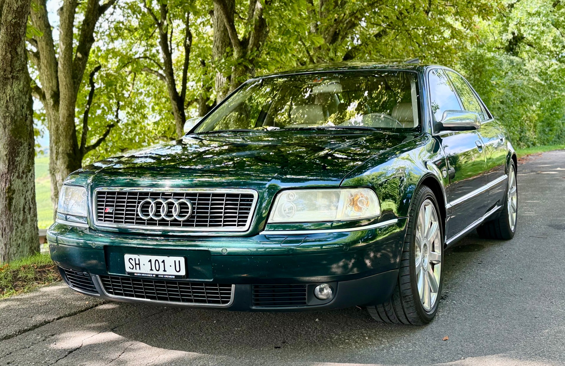 AUDI S8 4.2 quattro-image-4
