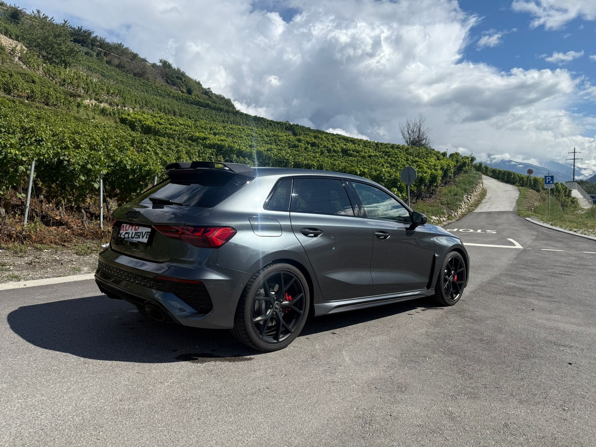 AUDI RS3 Sportback 2.5 TSI quattro S-tronic-image-3