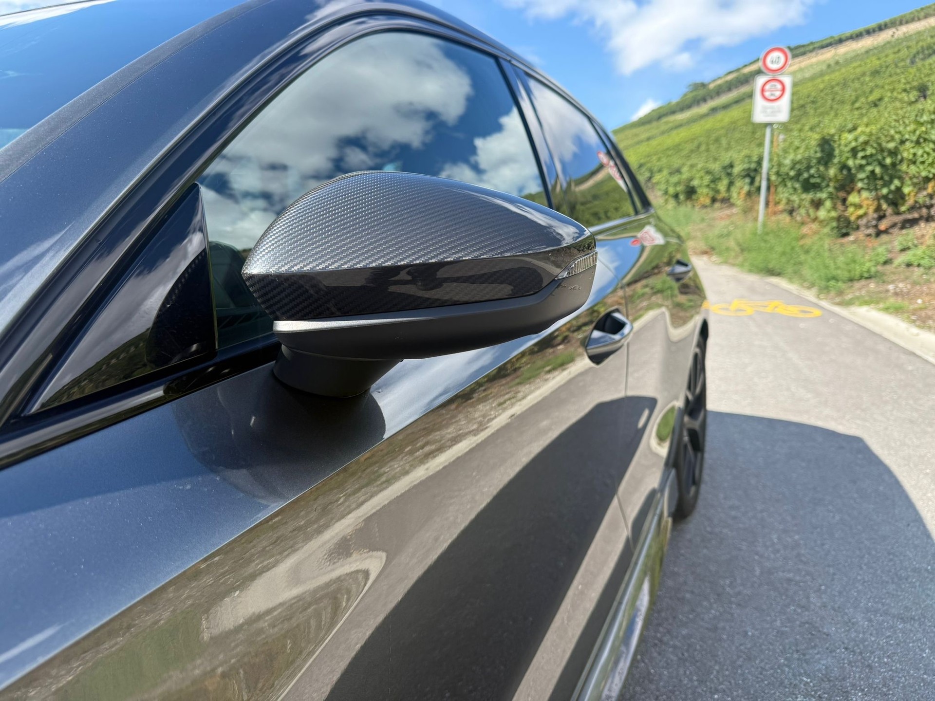 AUDI RS3 Sportback 2.5 TSI quattro S-tronic-image-6
