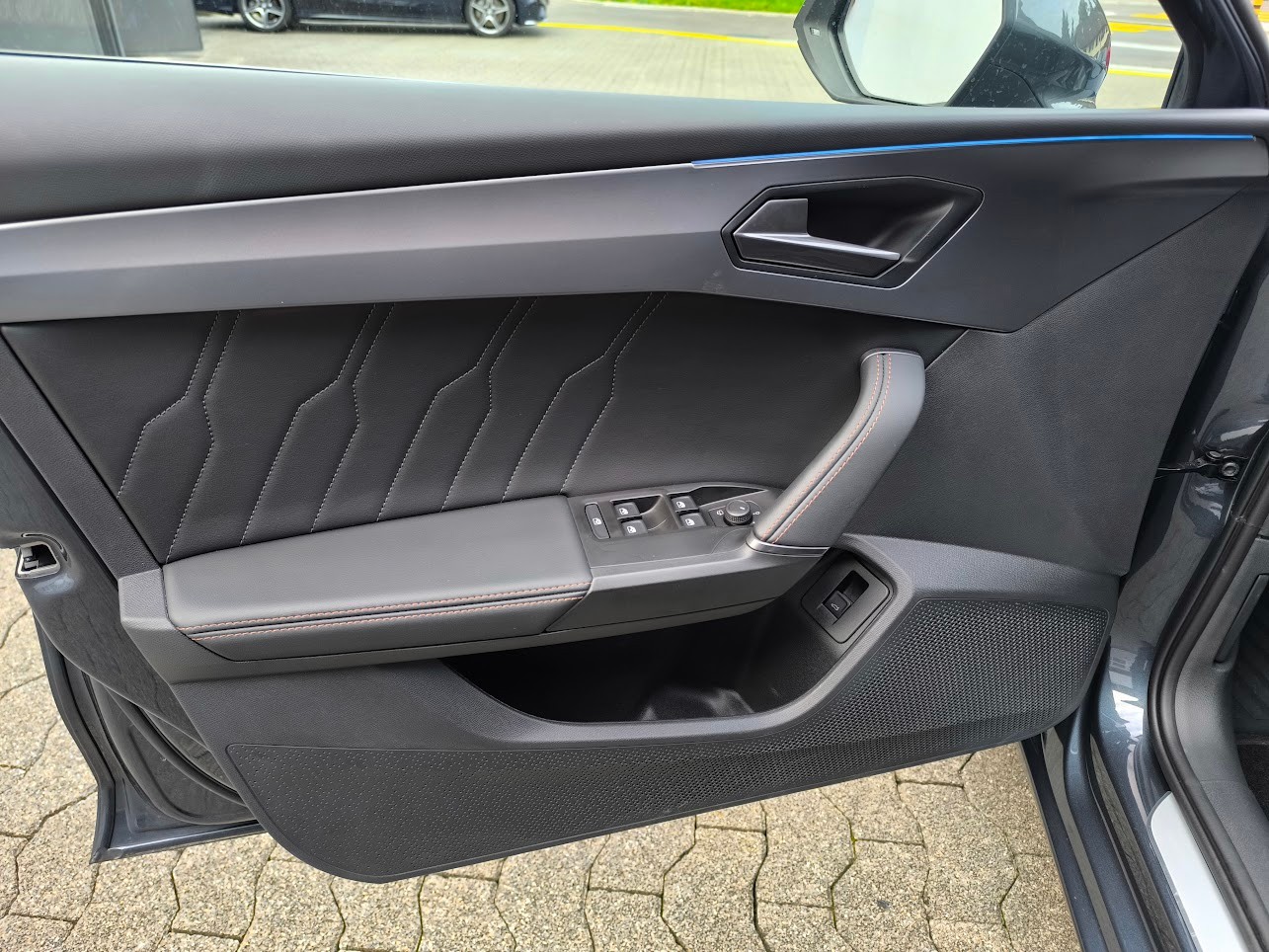CUPRA LEON ST 2.0 TSI DSG-image-7