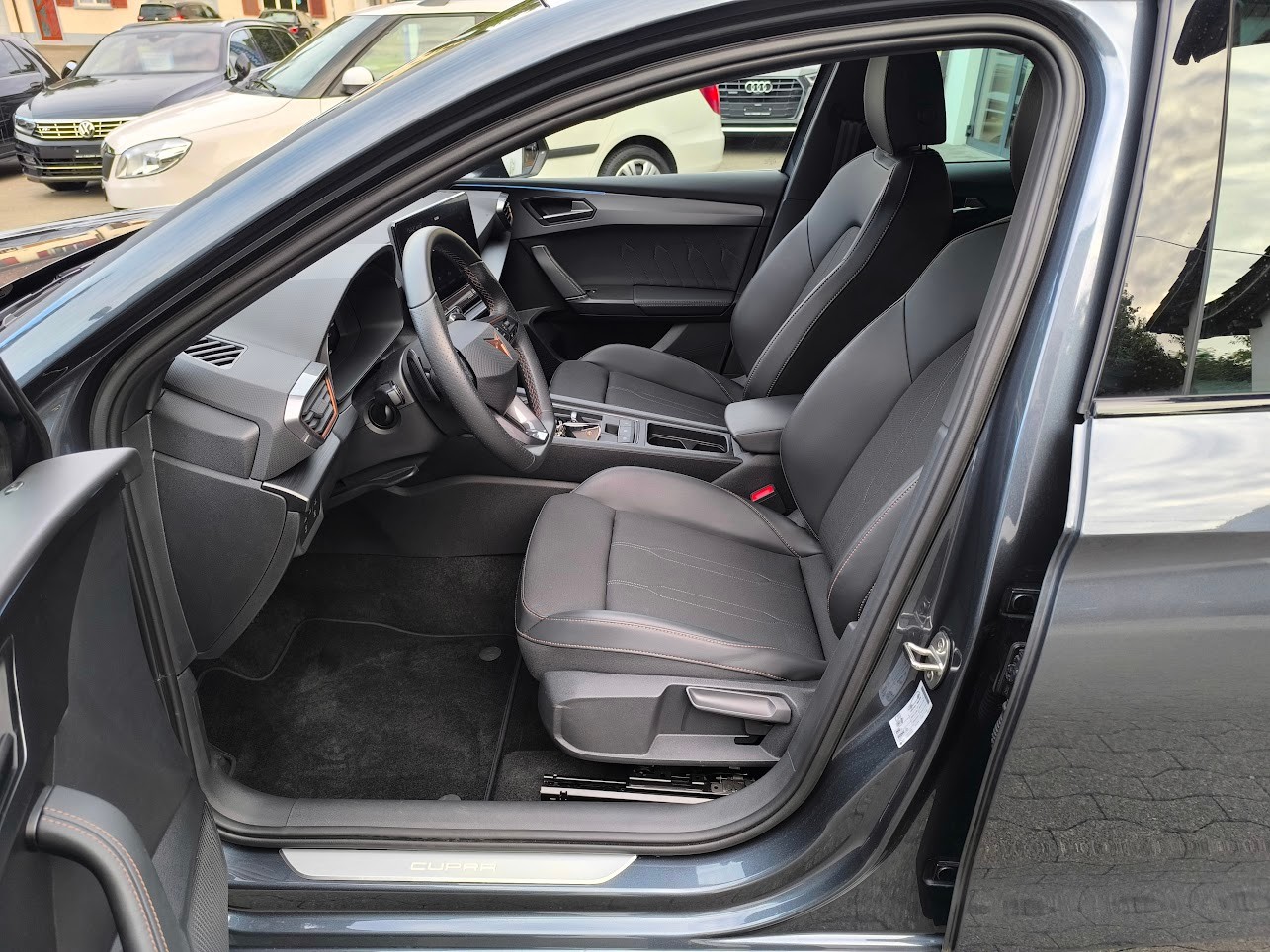 CUPRA LEON ST 2.0 TSI DSG-image-4