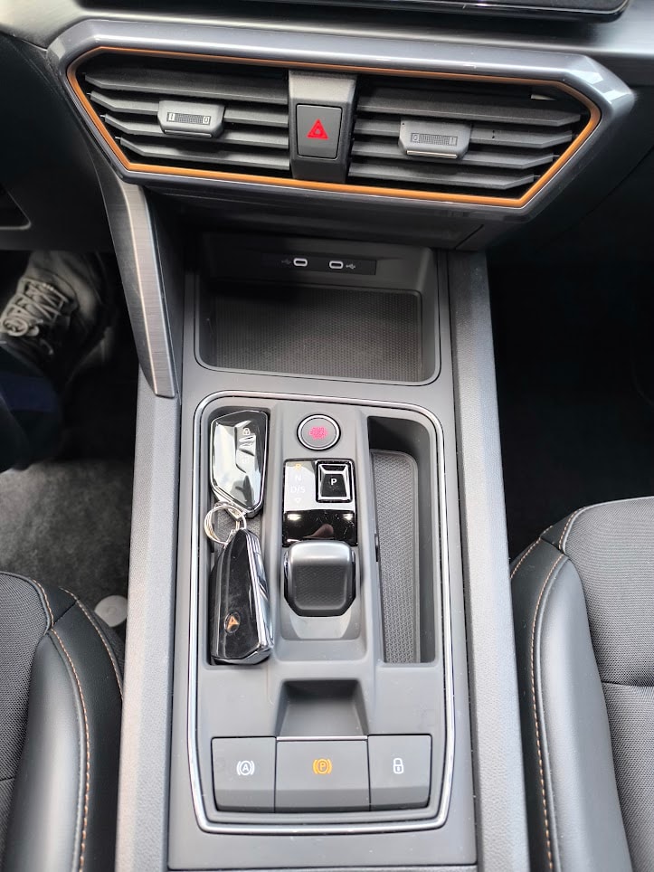 CUPRA LEON ST 2.0 TSI DSG-image-10