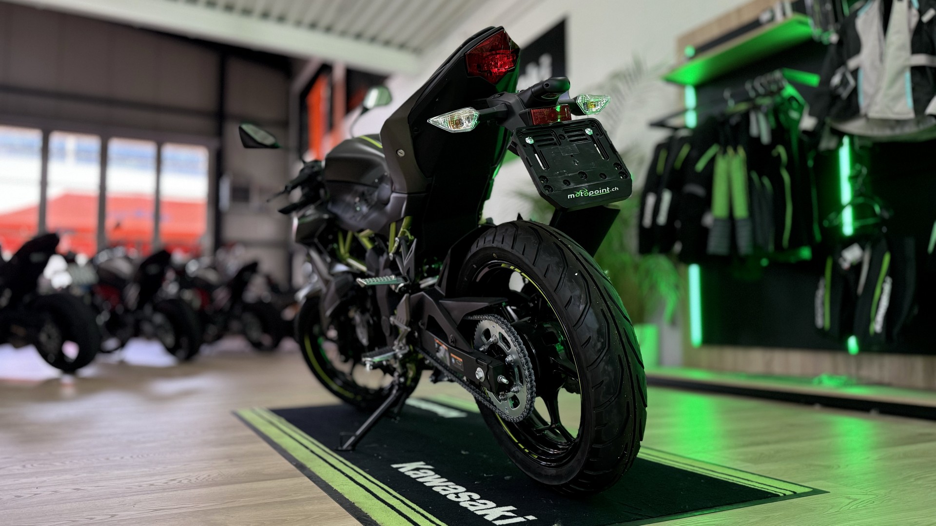 KAWASAKI Z 125-showroom-element-1