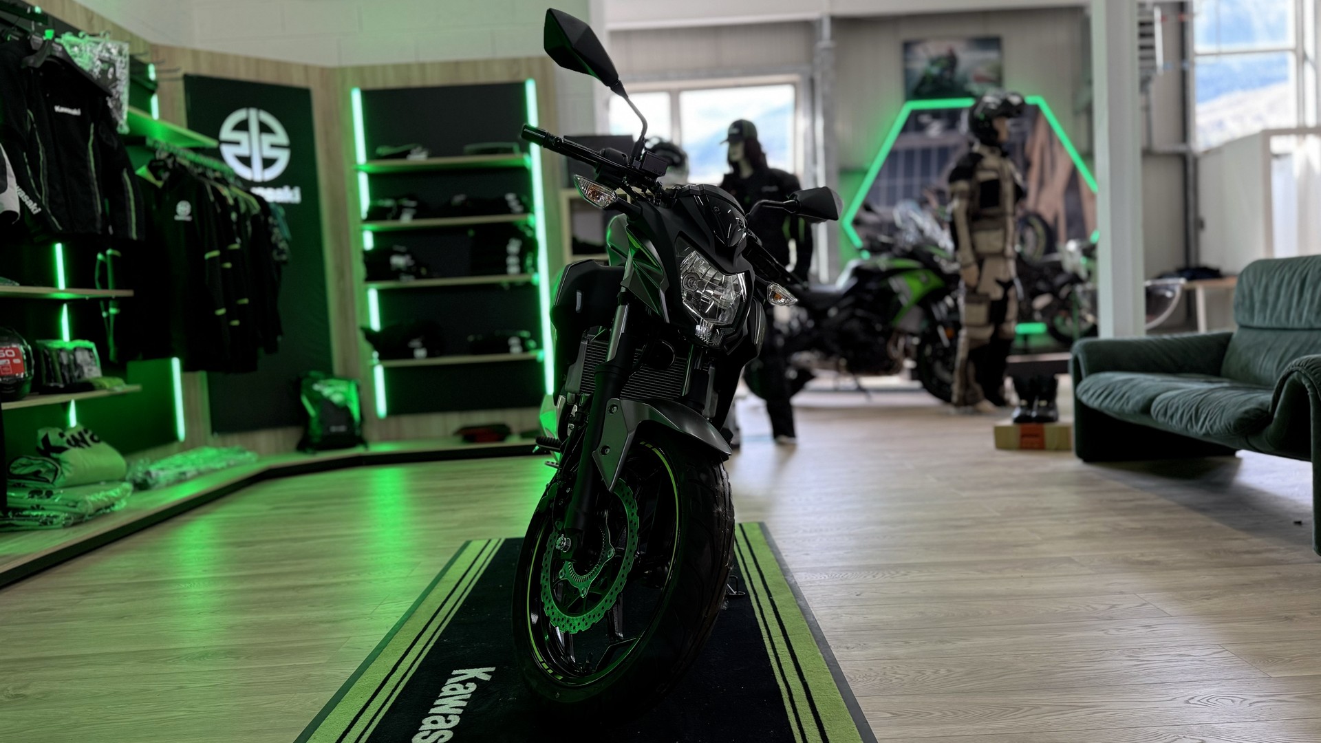 KAWASAKI Z 125-showroom-element-3