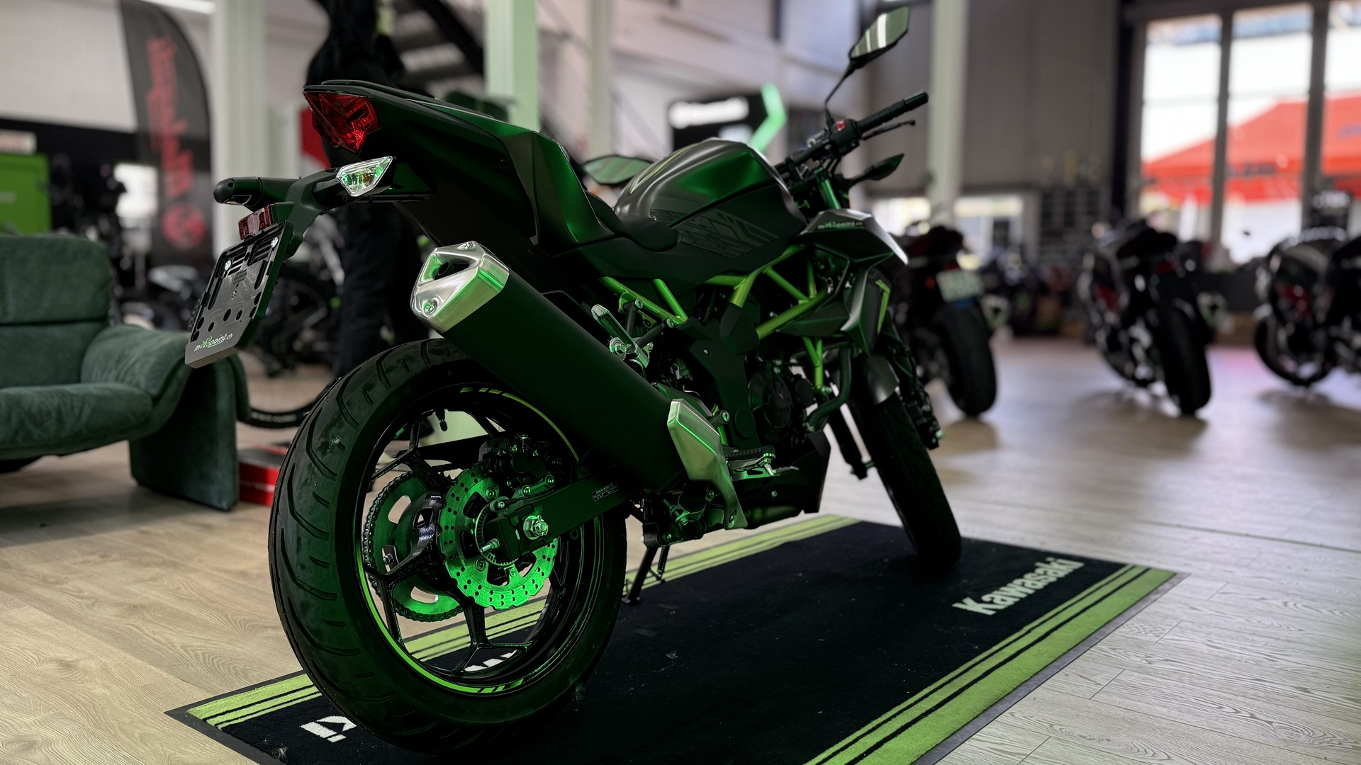 KAWASAKI Z 125-showroom-element-2