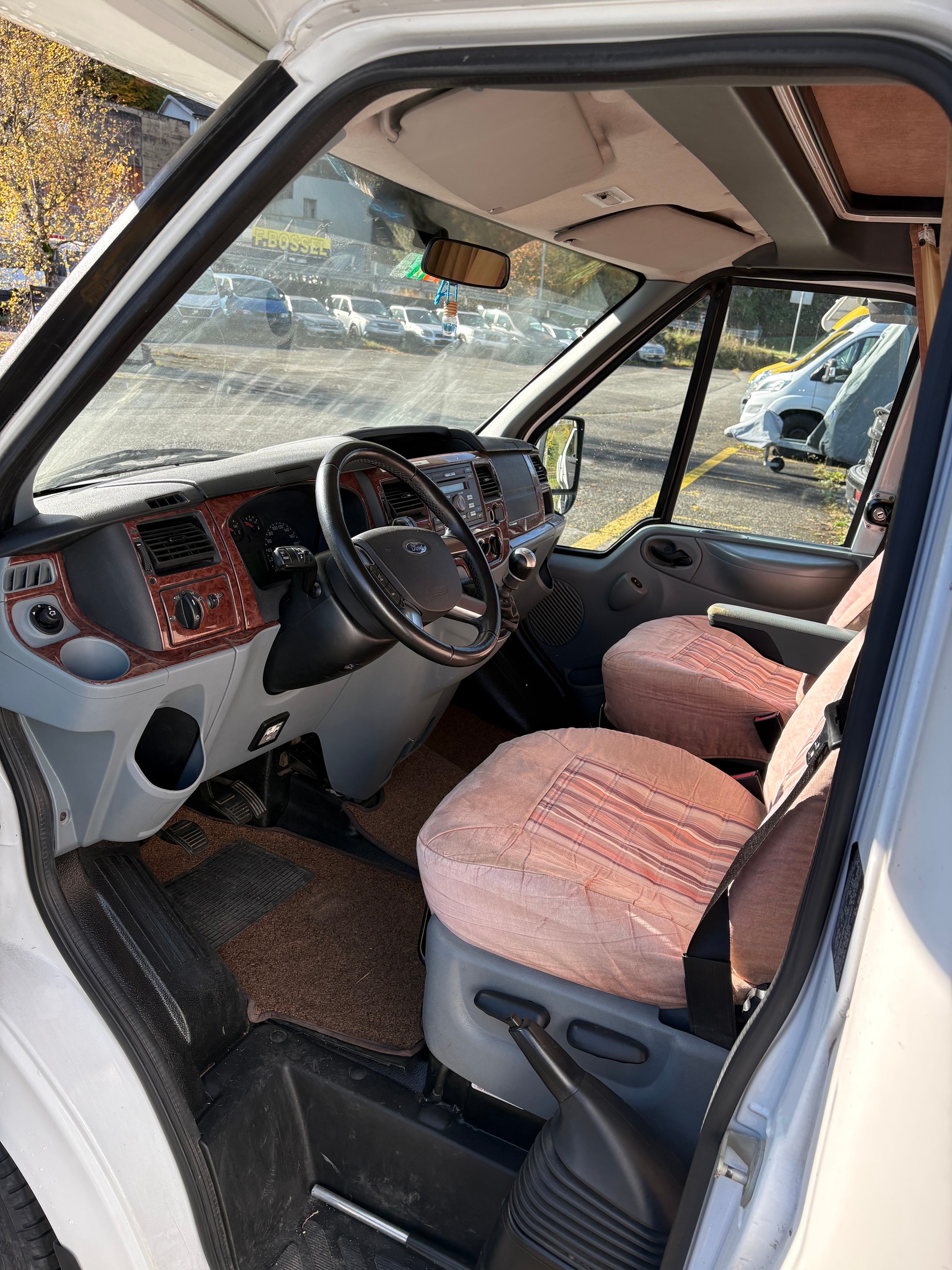 LAIKA Ford transit Laika-image-2