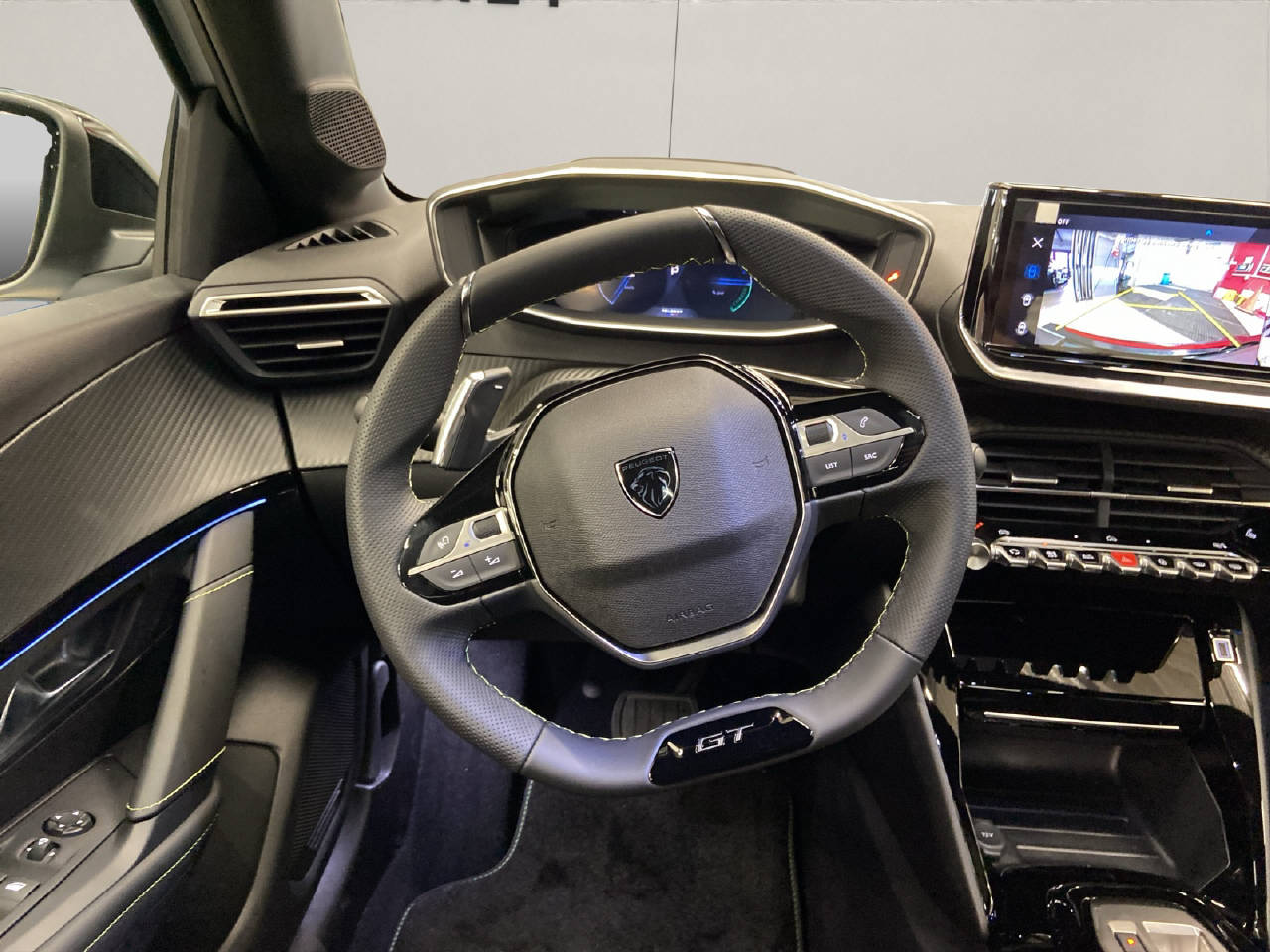 PEUGEOT 208 1.2 Hybrid GT-image-8