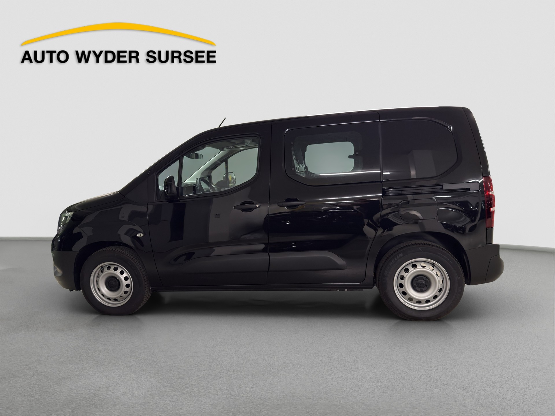 OPEL Combo-e Cargo 2.4 t Electric-image-2