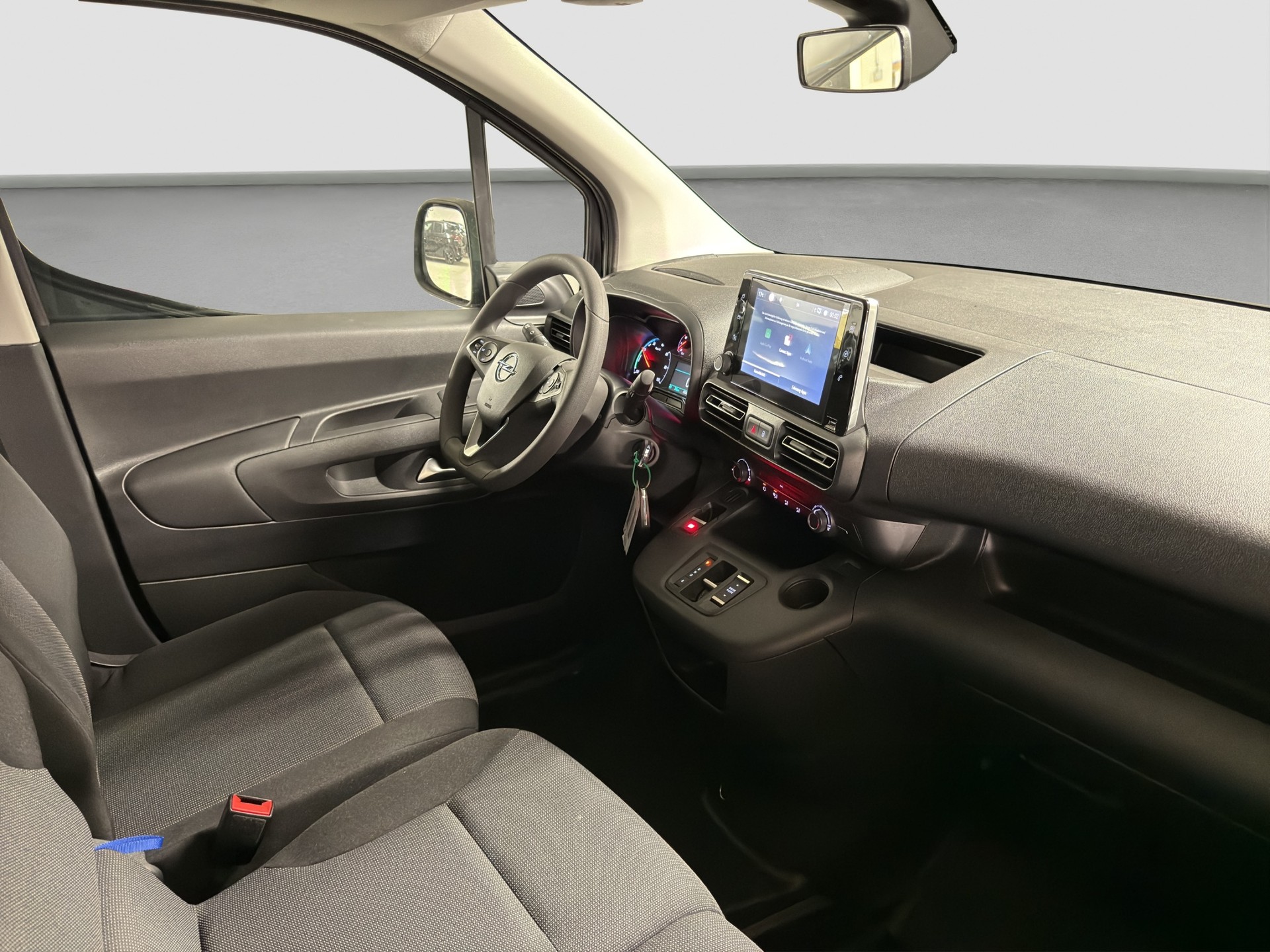 OPEL Combo-e Cargo 2.4 t Electric-image-11