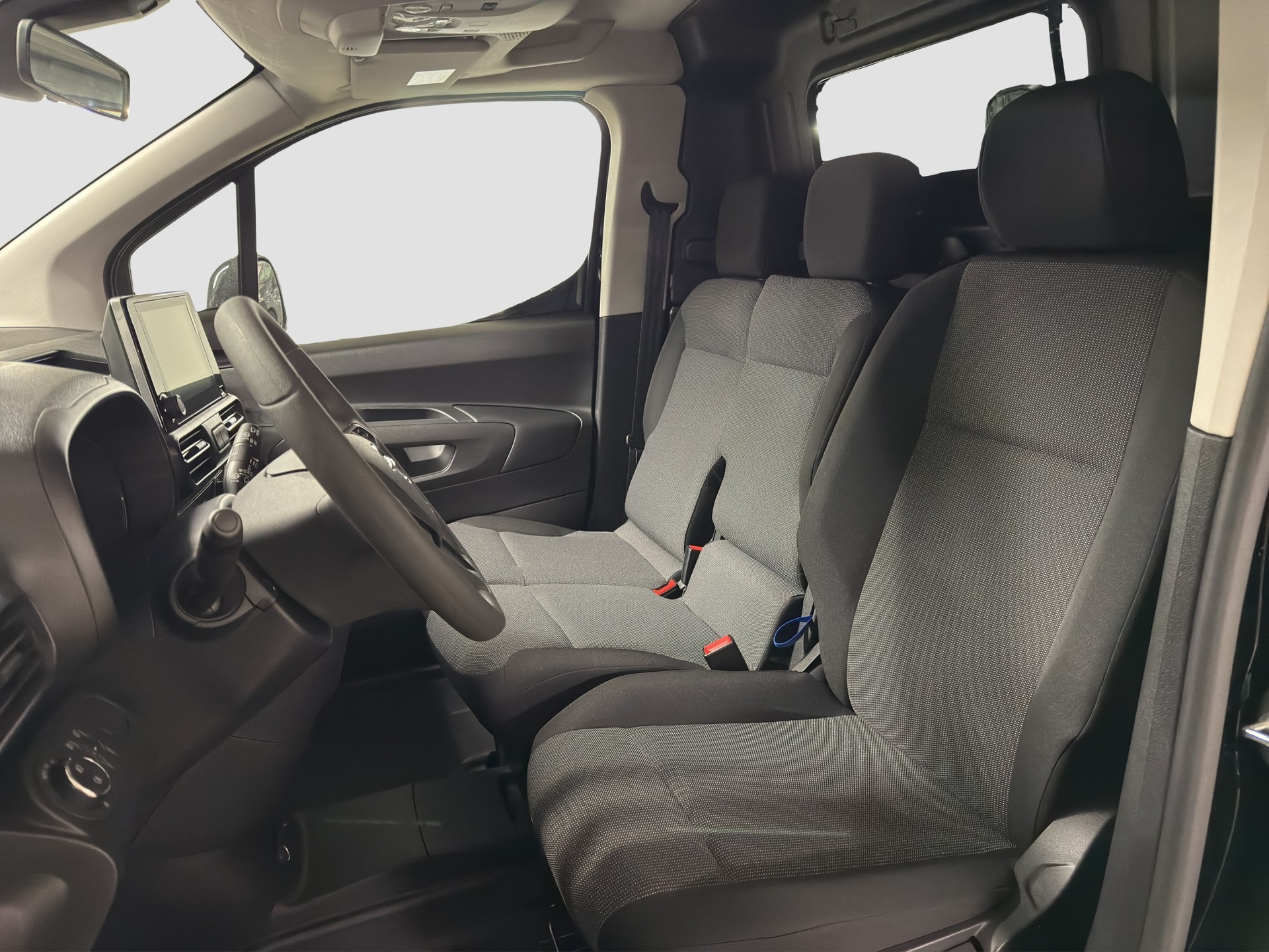 OPEL Combo-e Cargo 2.4 t Electric-image-8
