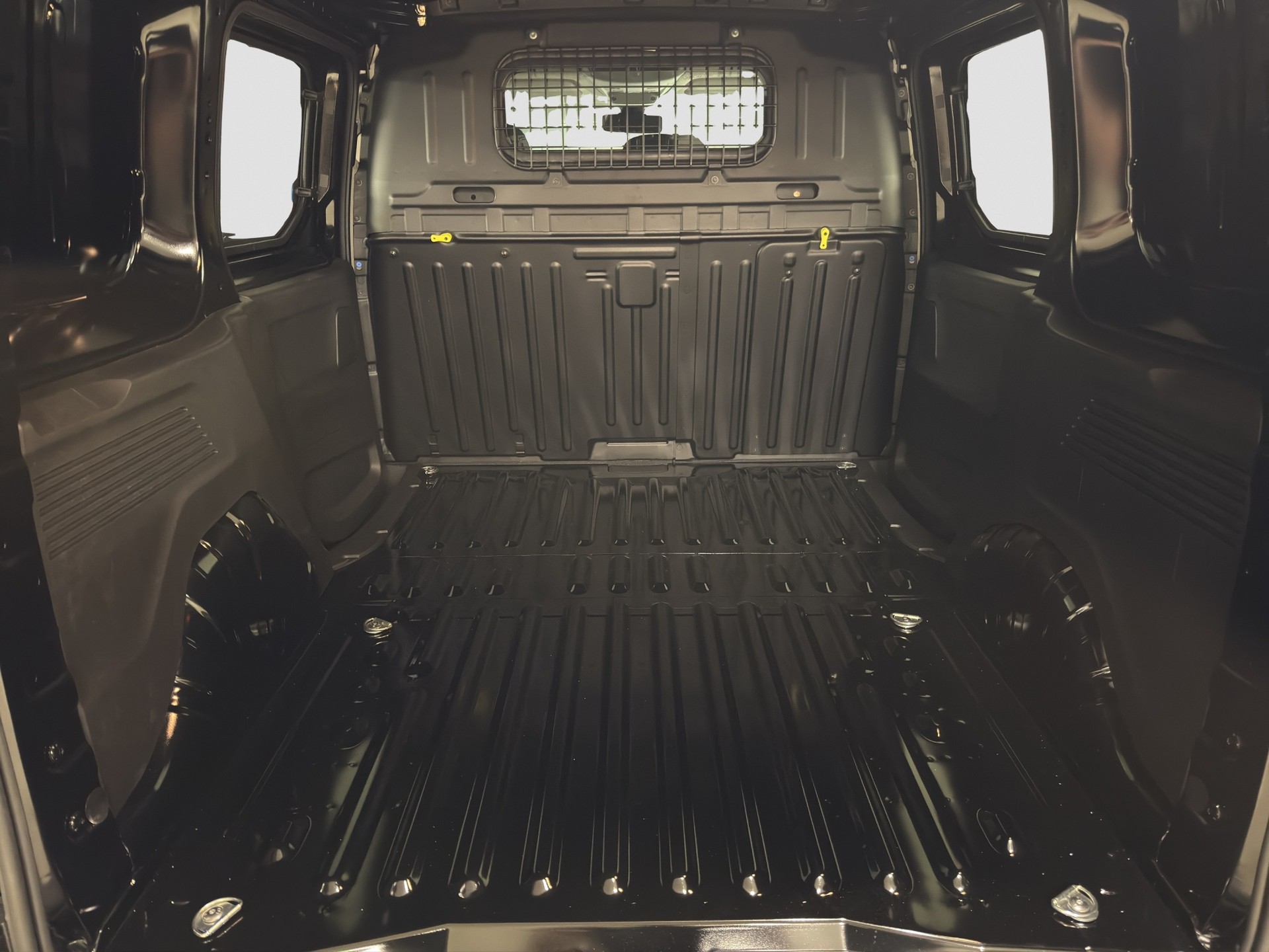 OPEL Combo-e Cargo 2.4 t Electric-image-15