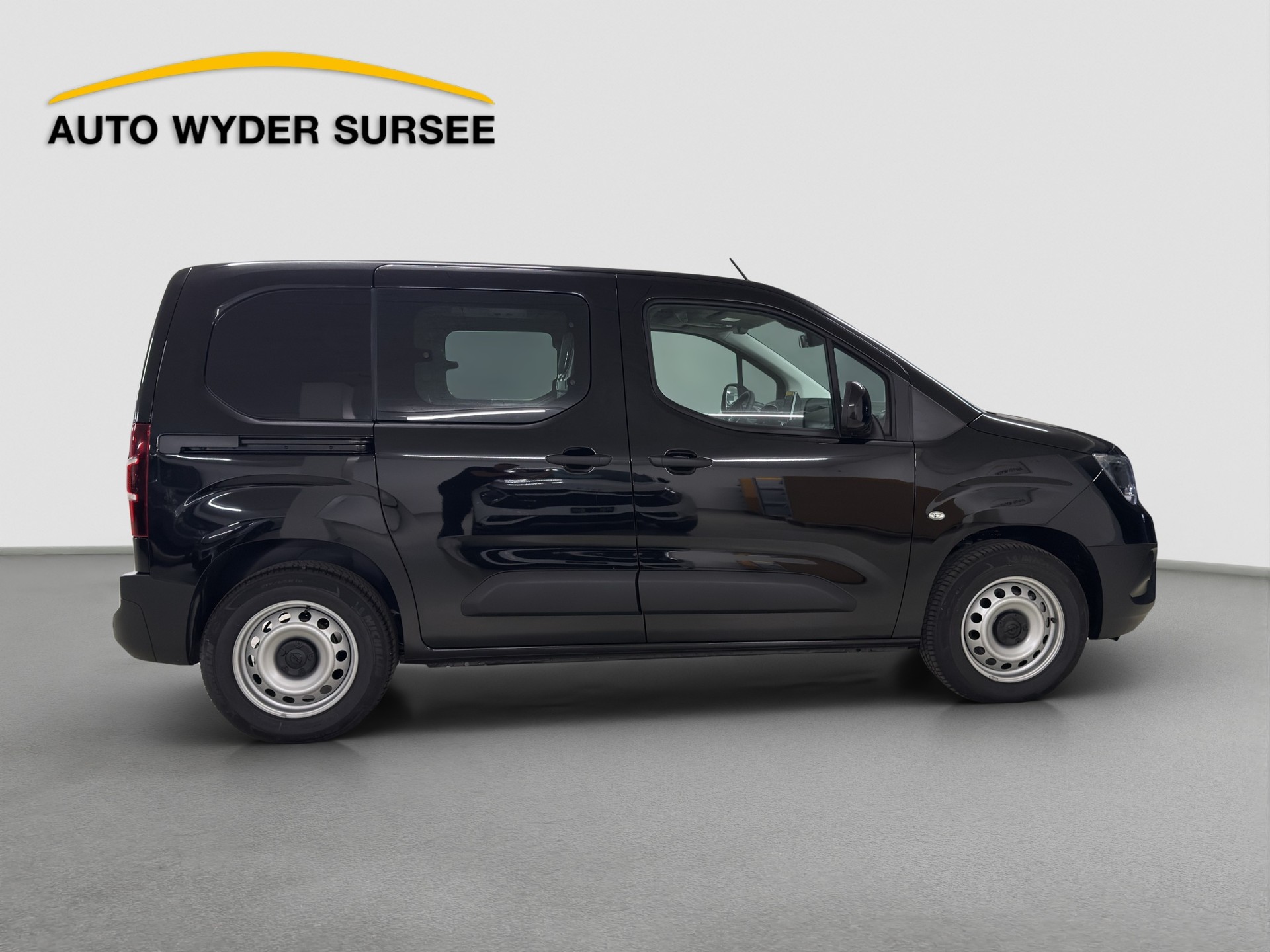OPEL Combo-e Cargo 2.4 t Electric-image-6