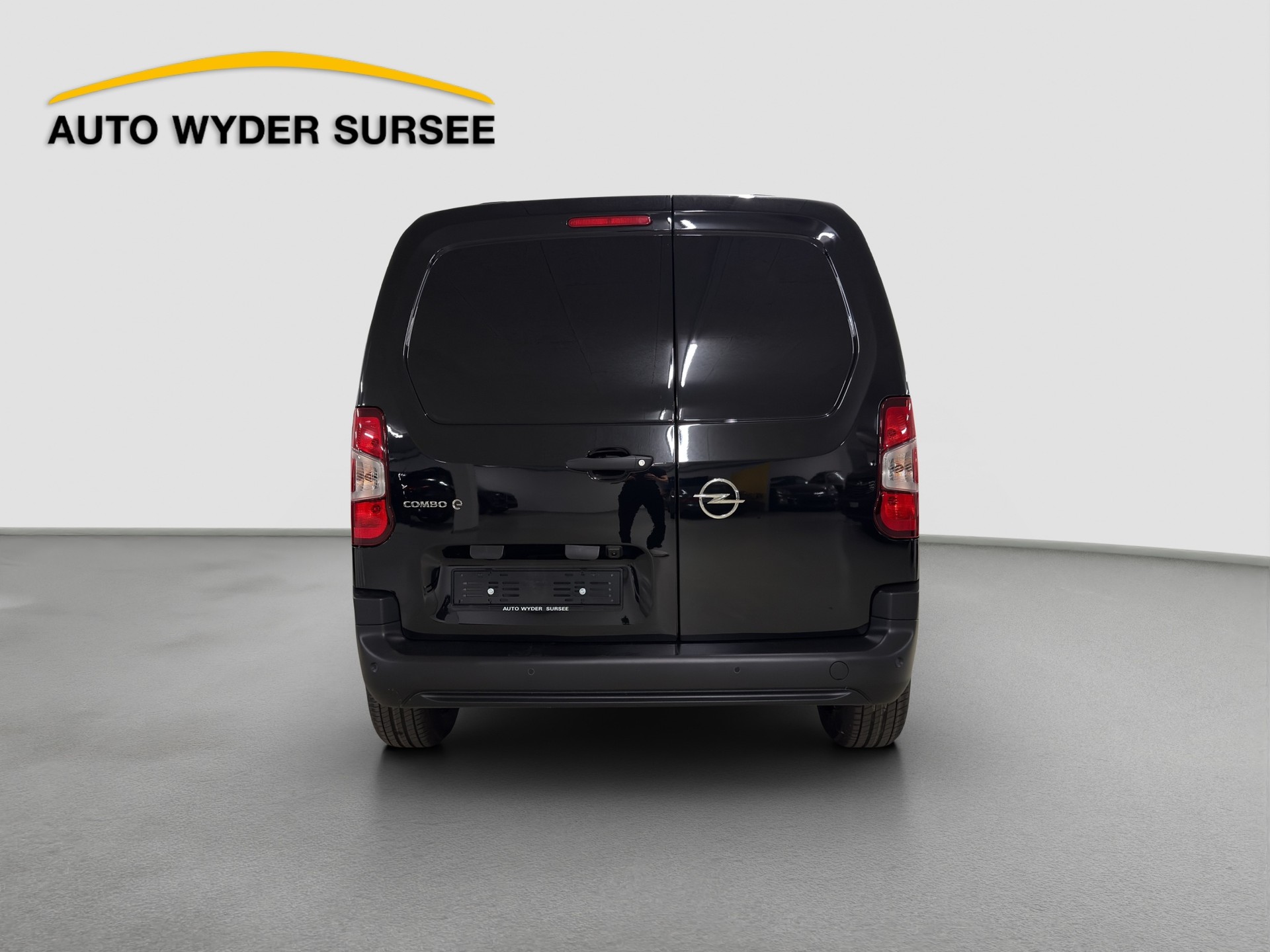 OPEL Combo-e Cargo 2.4 t Electric-image-4