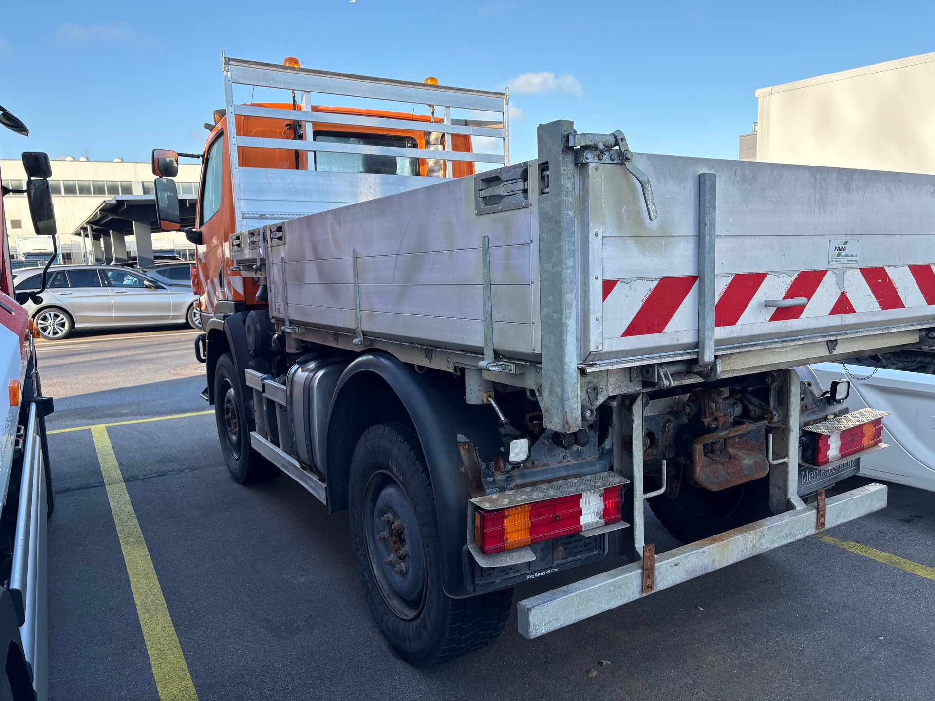 UNIMOG U20 4x4 Kipper-image-3