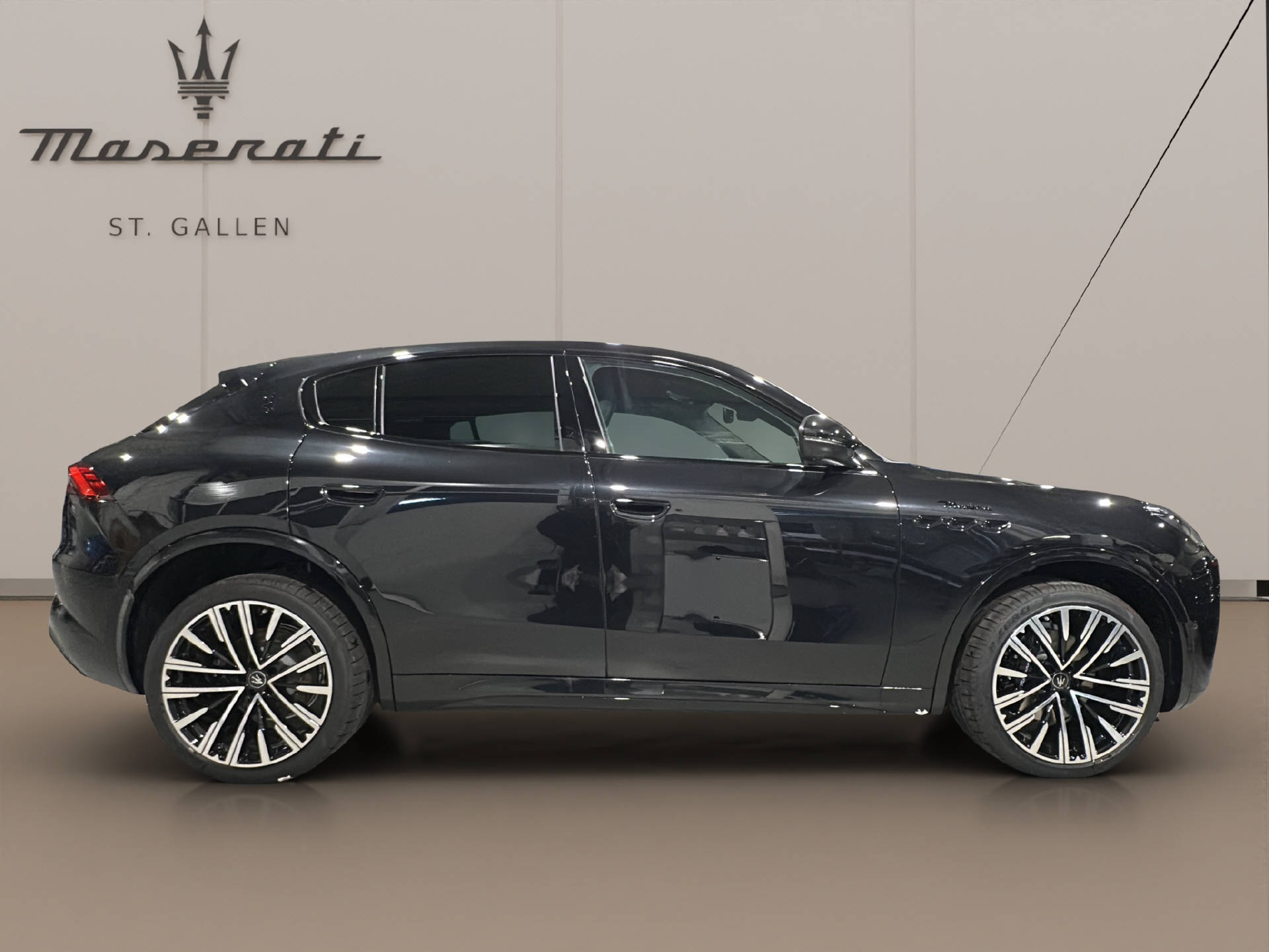 MASERATI Grecale 2.0 Hybrid Modena-image-3