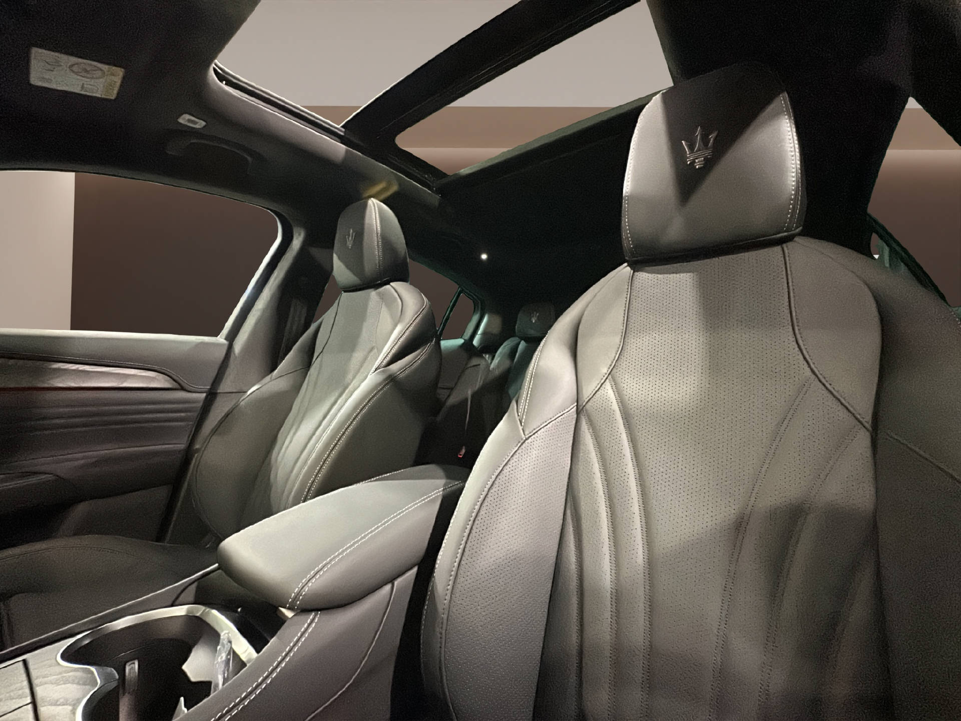 MASERATI Grecale 2.0 Hybrid Modena-image-19