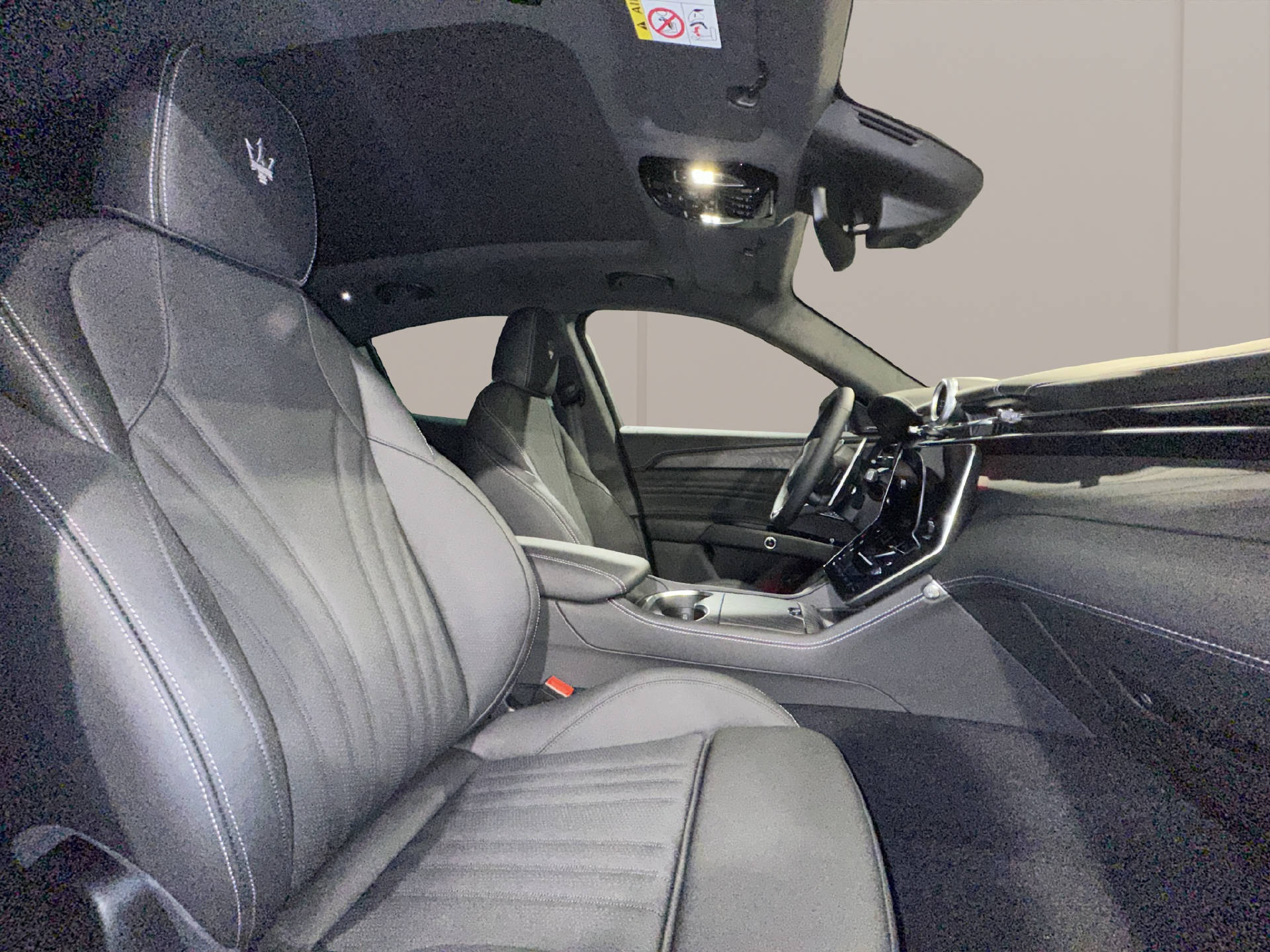 MASERATI Grecale 2.0 Hybrid Modena-image-15