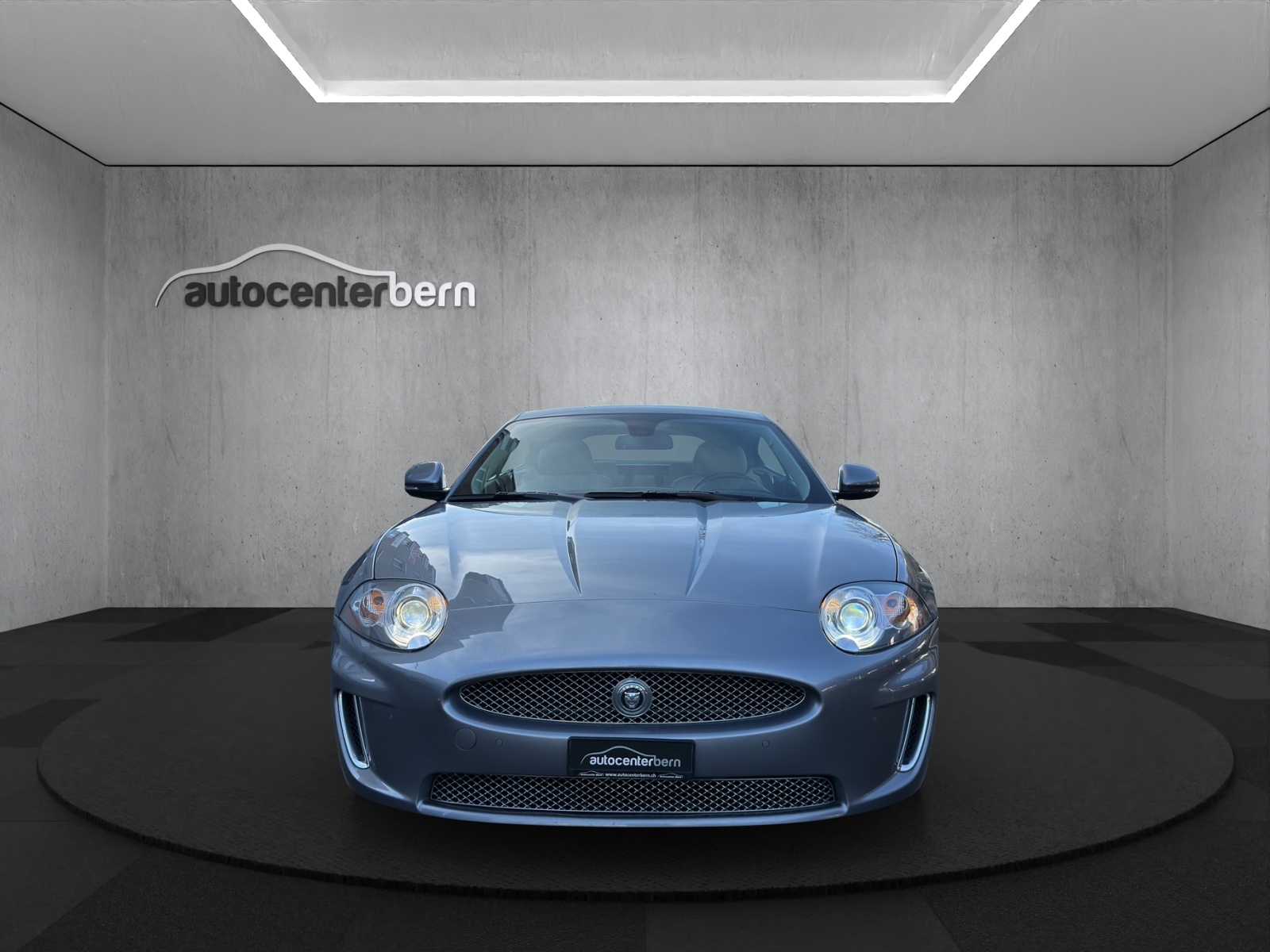 JAGUAR XK 5.0 V8 Automatic-image-1