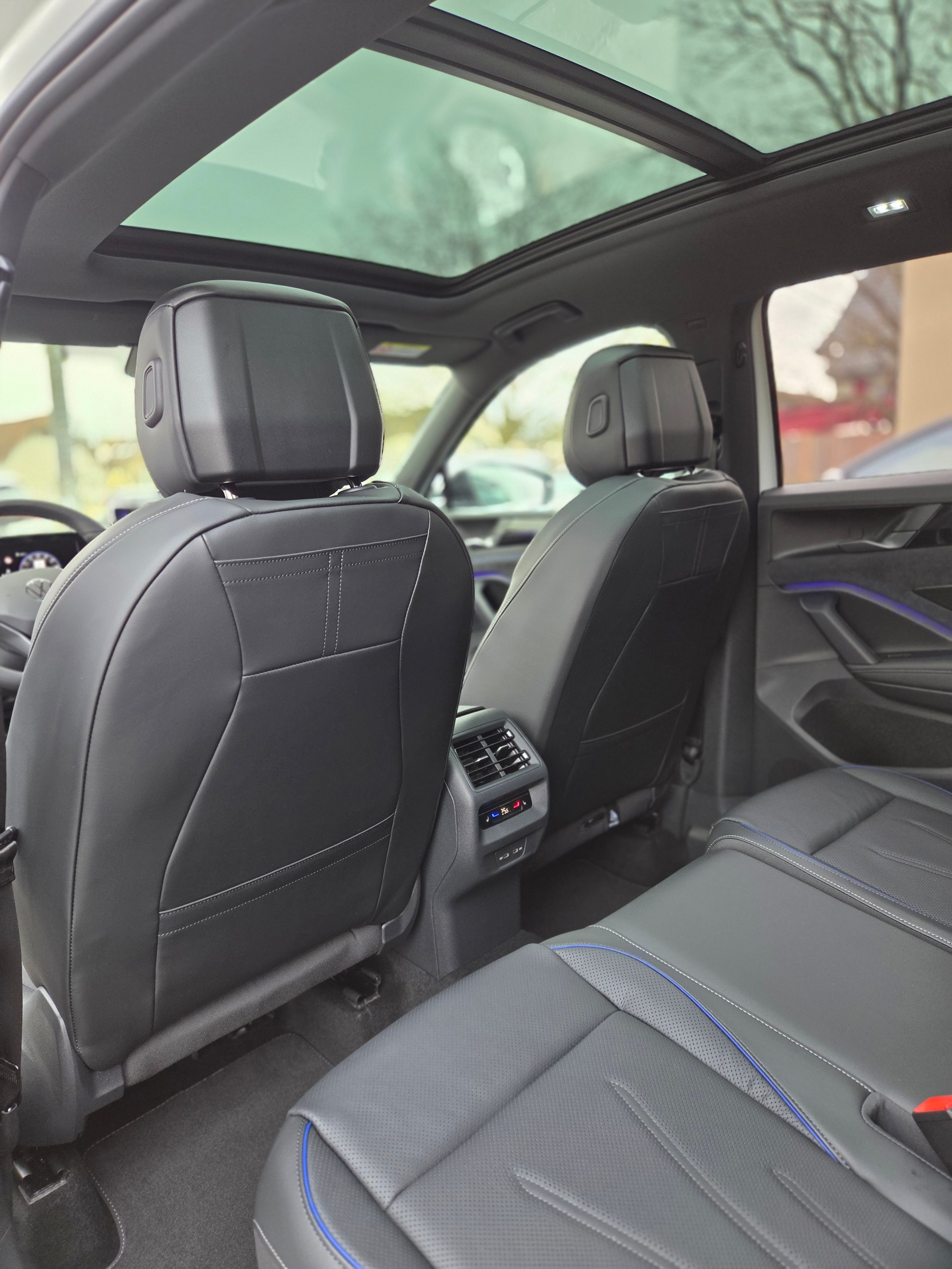 VW Tiguan 2.0 TDI SCR R-Line 4Motion DSG-image-10