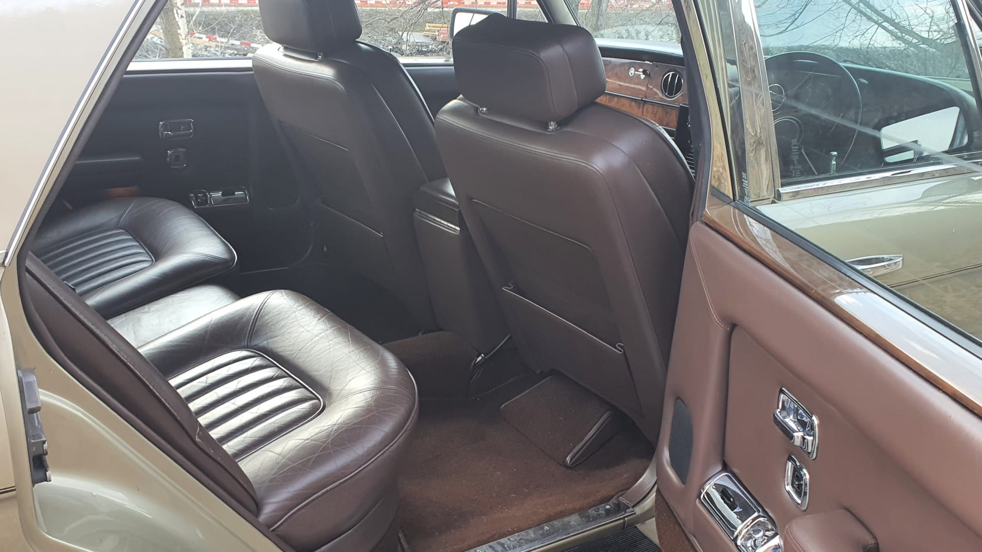 ROLLS-ROYCE Silver Spur-image-8