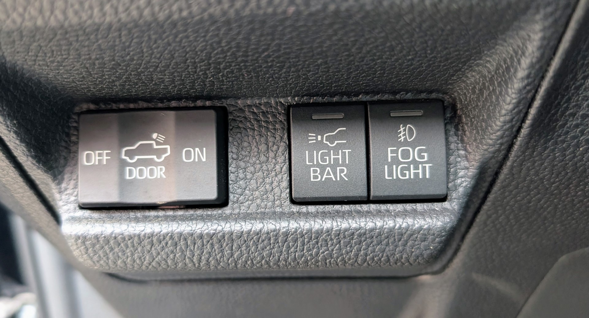 TOYOTA TACOMA TRAILHUNTER HYBRID-image-8