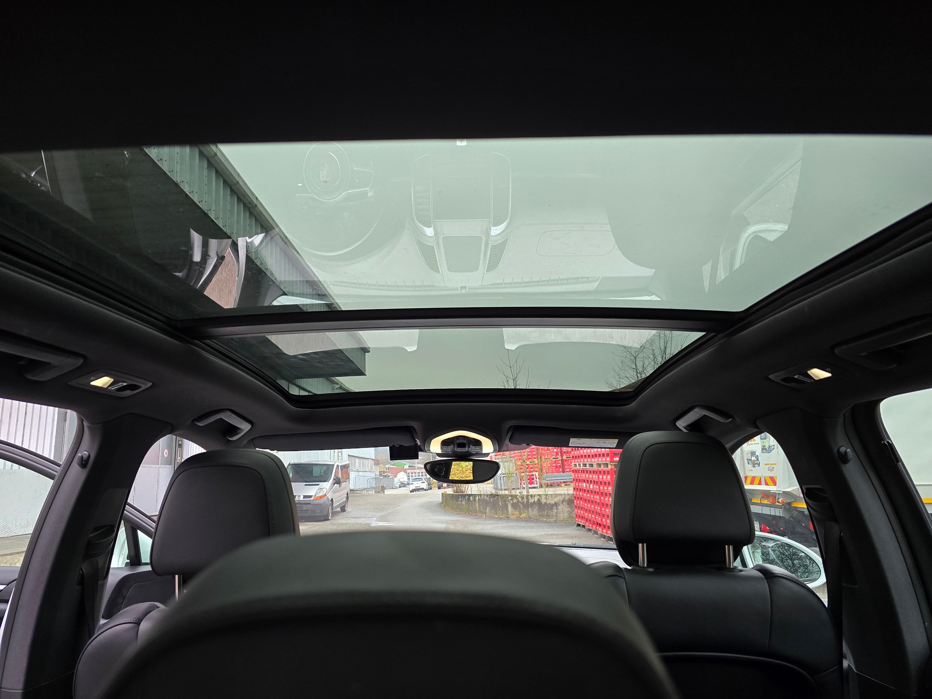 PORSCHE Cayenne S E-Hybrid Platinum-Edition-image-20