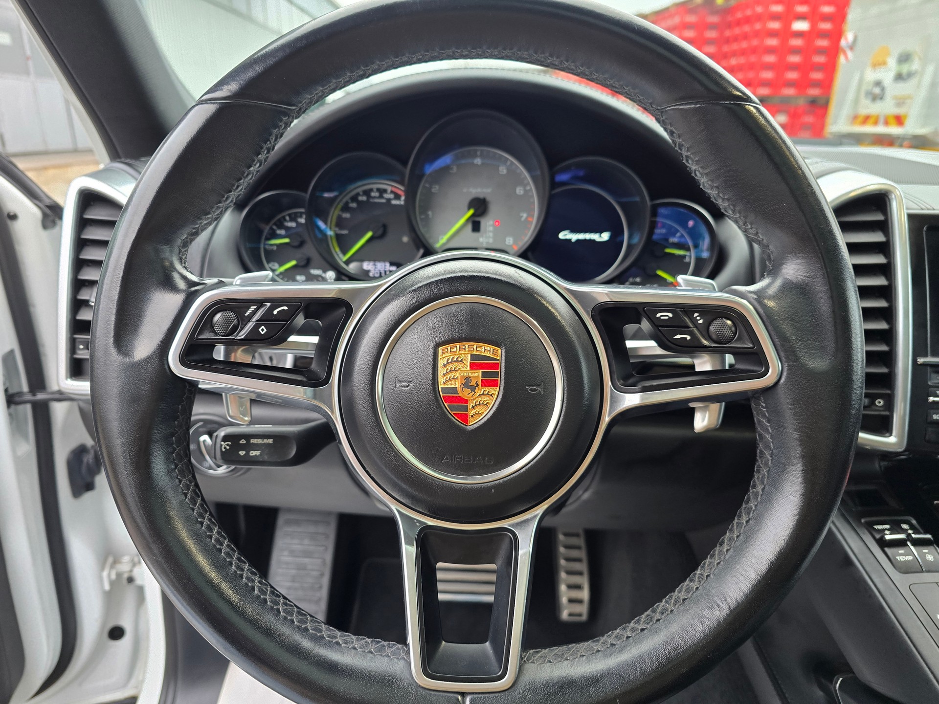 PORSCHE Cayenne S E-Hybrid Platinum-Edition-image-21