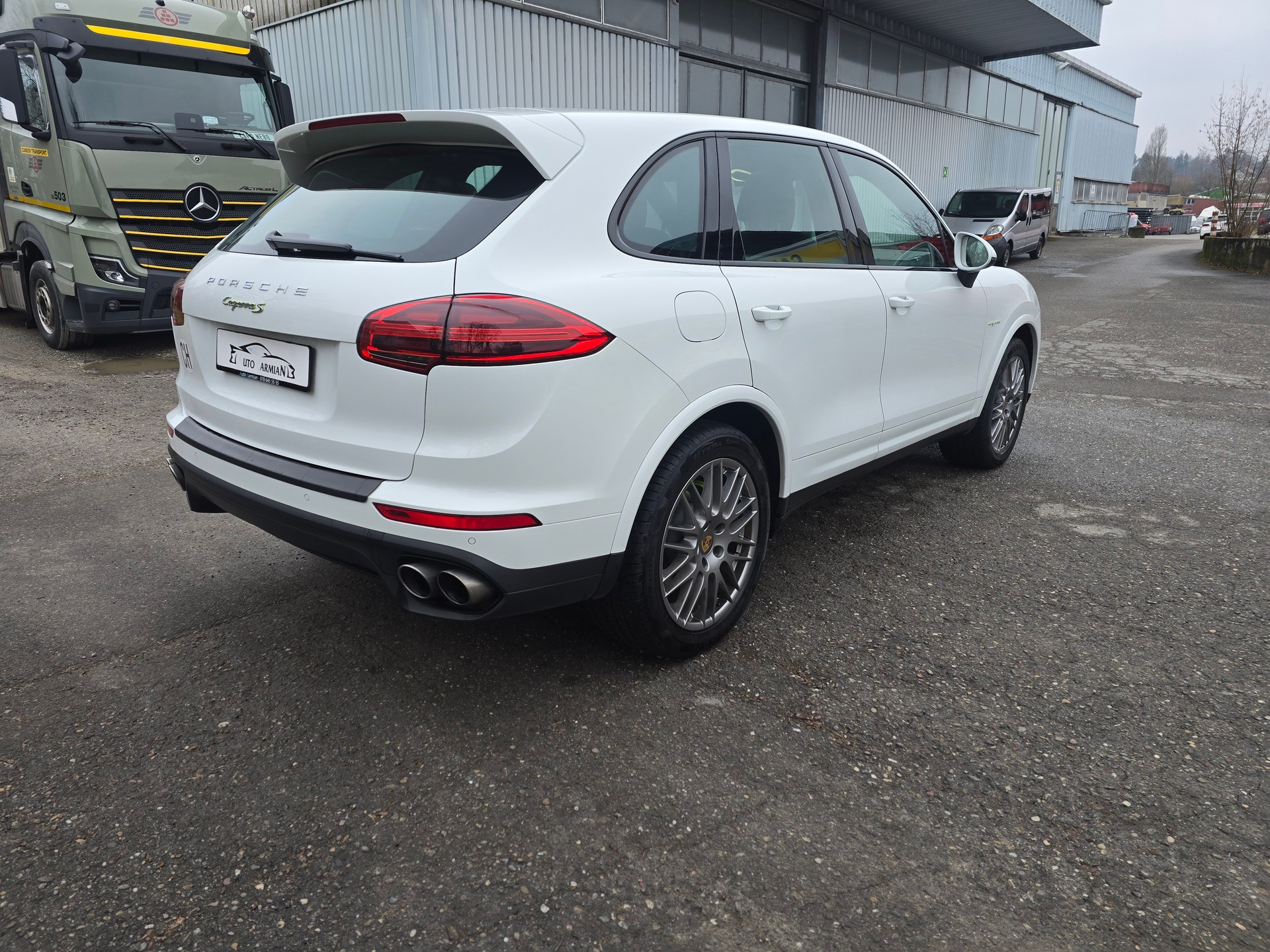 PORSCHE Cayenne S E-Hybrid Platinum-Edition-image-5