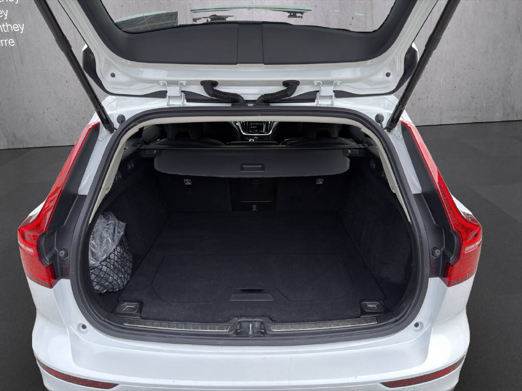 VOLVO V60 2.0 T6 TE Inscription eAWD-image-15