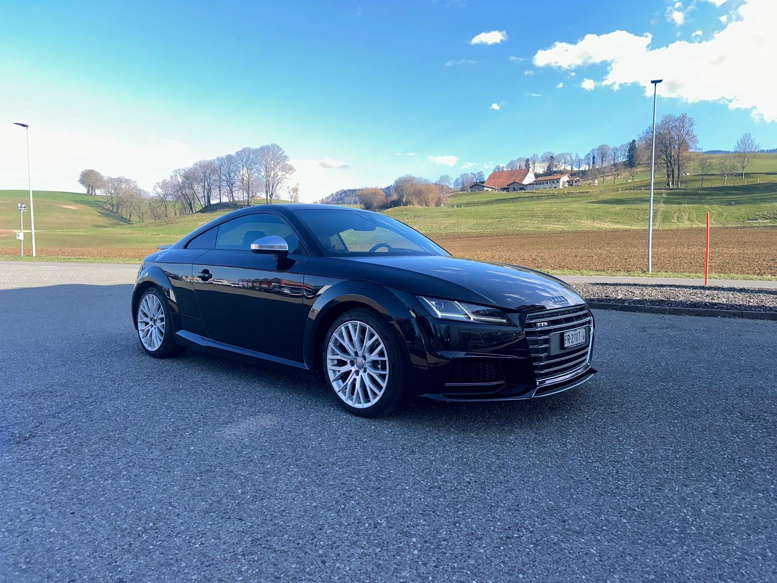 AUDI TTS Coupé 2.0 TFSI quattro-image-1