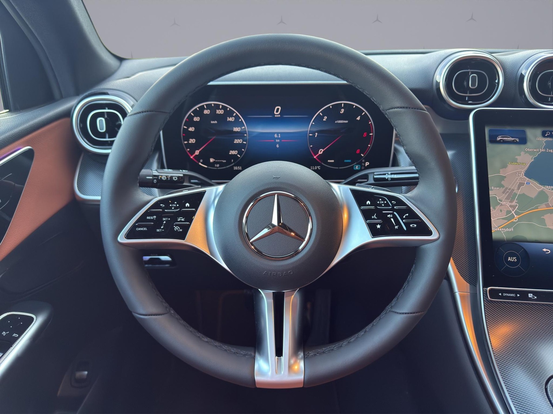 MERCEDES-BENZ GLC 220 d Avantgarde 4matic-image-12