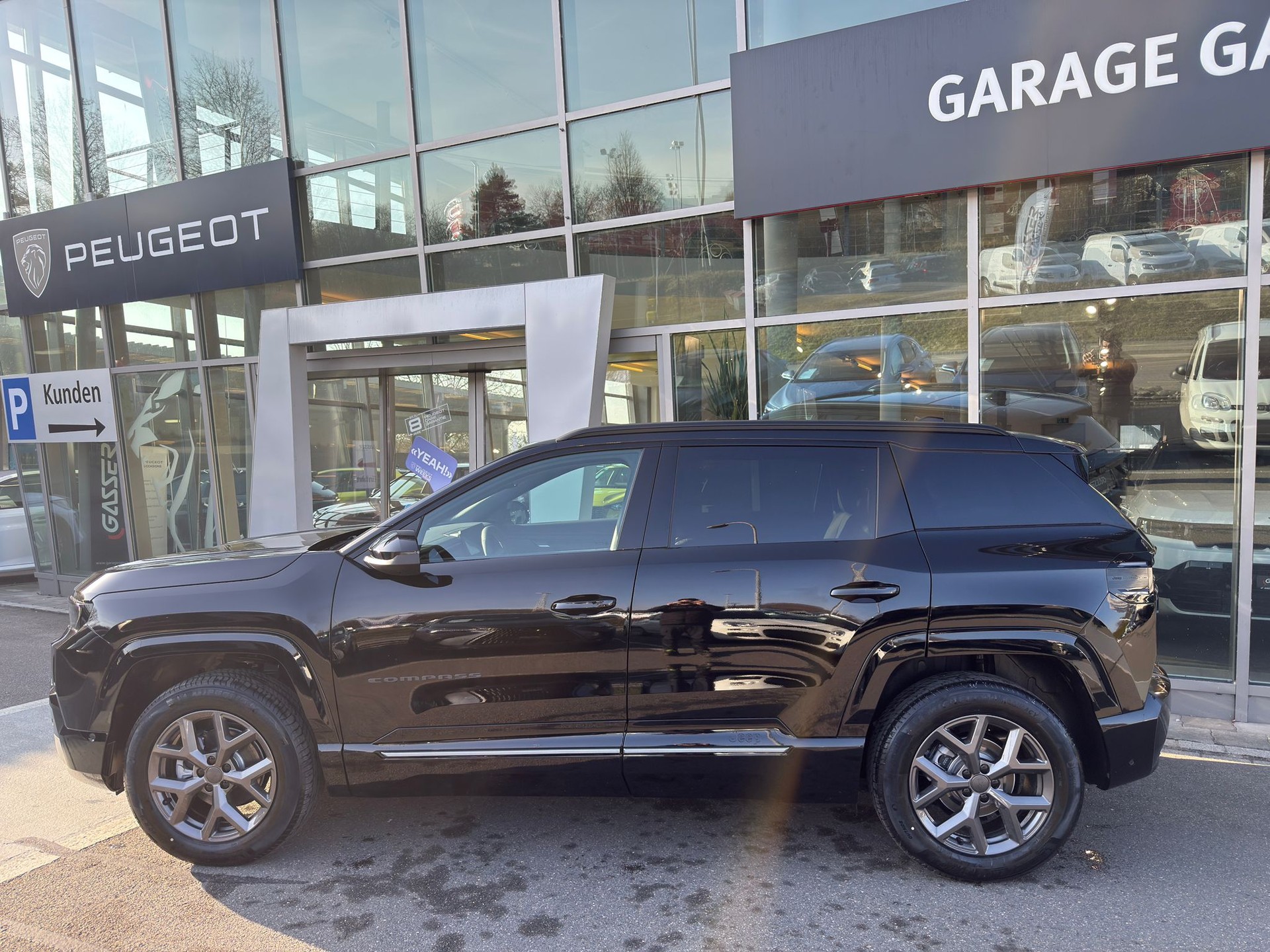 JEEP Compass 1.2 T e-Hybrid First Edition-image-1